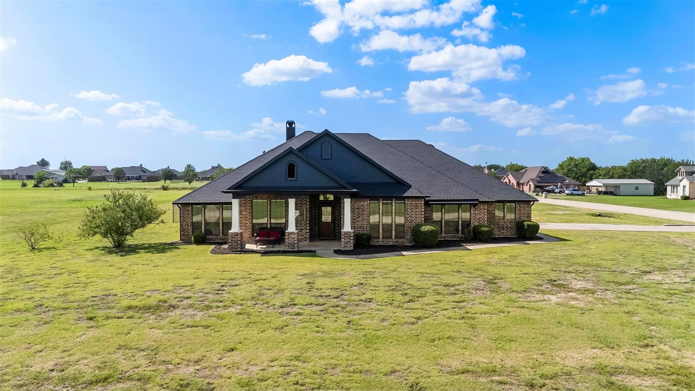 Single Family Residence For Sale in Rockwall County , 254 Mckinley Lane, Royse City, Texas 75189, 4 Bedroom, 2 Bathroom, 3 Garage spaces, 2,429 Sqft, built in 2005, mls#21311539, Real Estate Agent in Royse City, Homes For Sale in Rockwall county, Homes For Sale in Royse City, Realtor in Royse City Texas, Real Estate Brokerage Independent Realty Texas, Luminita Cordes Realtor