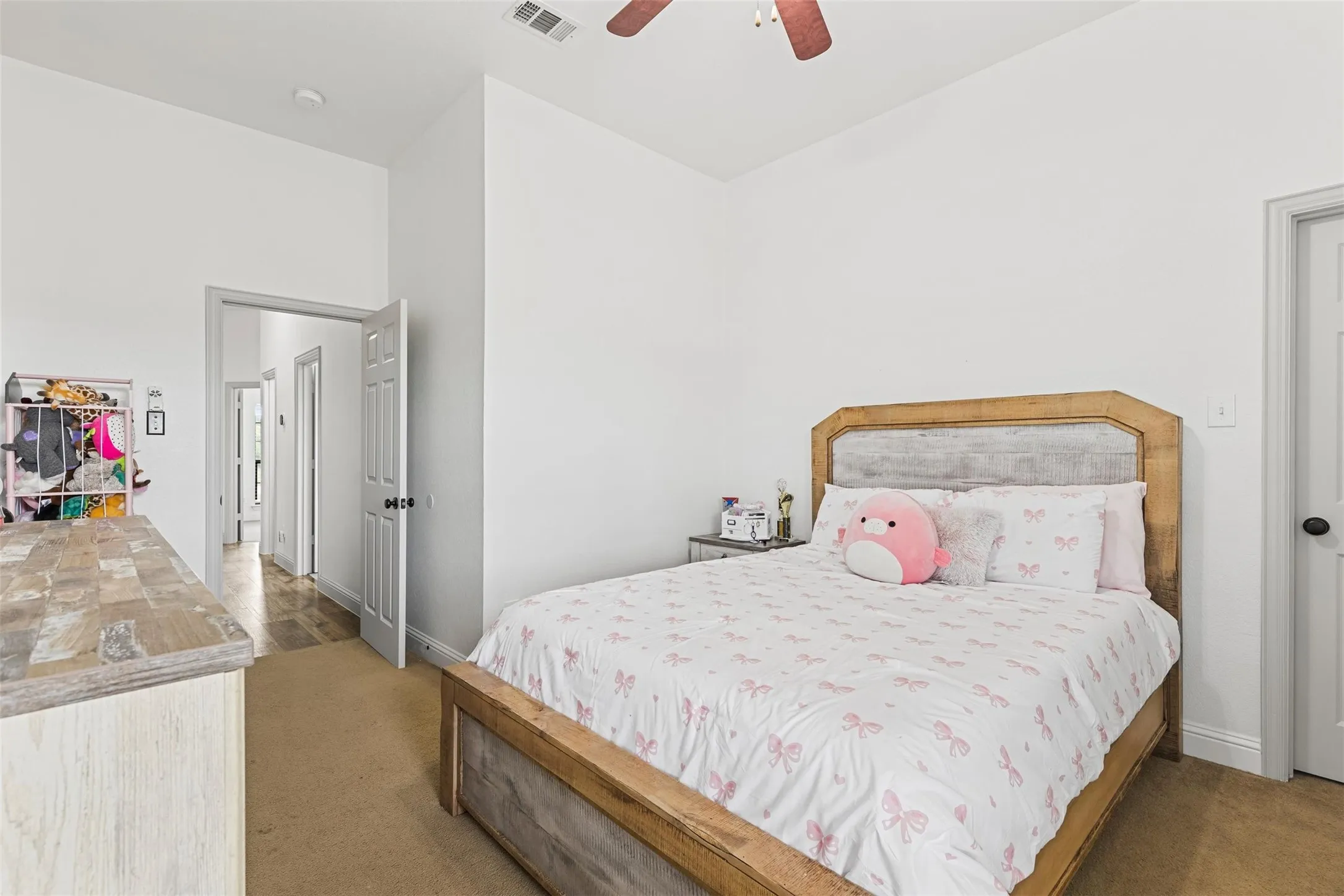 Single Family Residence For Sale in Rockwall County , 254 Mckinley Lane, Royse City, Texas 75189, 4 Bedroom, 2 Bathroom, 3 Garage spaces, 2,429 Sqft, built in 2005, mls#21311539, Real Estate Agent in Royse City, Homes For Sale in Rockwall county, Homes For Sale in Royse City, Realtor in Royse City Texas, Real Estate Brokerage Independent Realty Texas, Luminita Cordes Realtor
