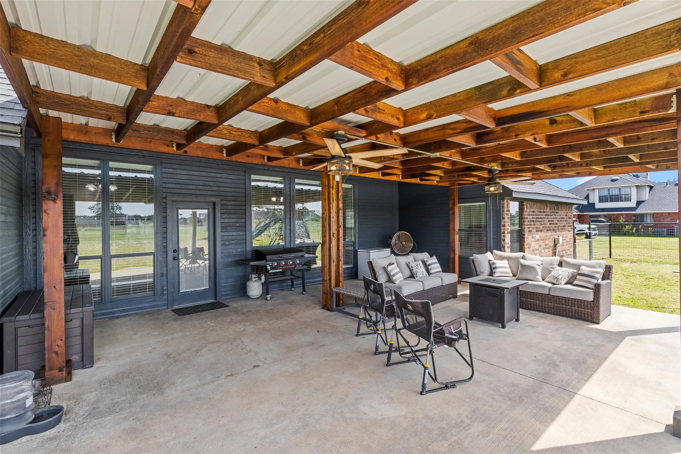 Single Family Residence For Sale in Rockwall County , 254 Mckinley Lane, Royse City, Texas 75189, 4 Bedroom, 2 Bathroom, 3 Garage spaces, 2,429 Sqft, built in 2005, mls#21311539, Real Estate Agent in Royse City, Homes For Sale in Rockwall county, Homes For Sale in Royse City, Realtor in Royse City Texas, Real Estate Brokerage Independent Realty Texas, Luminita Cordes Realtor