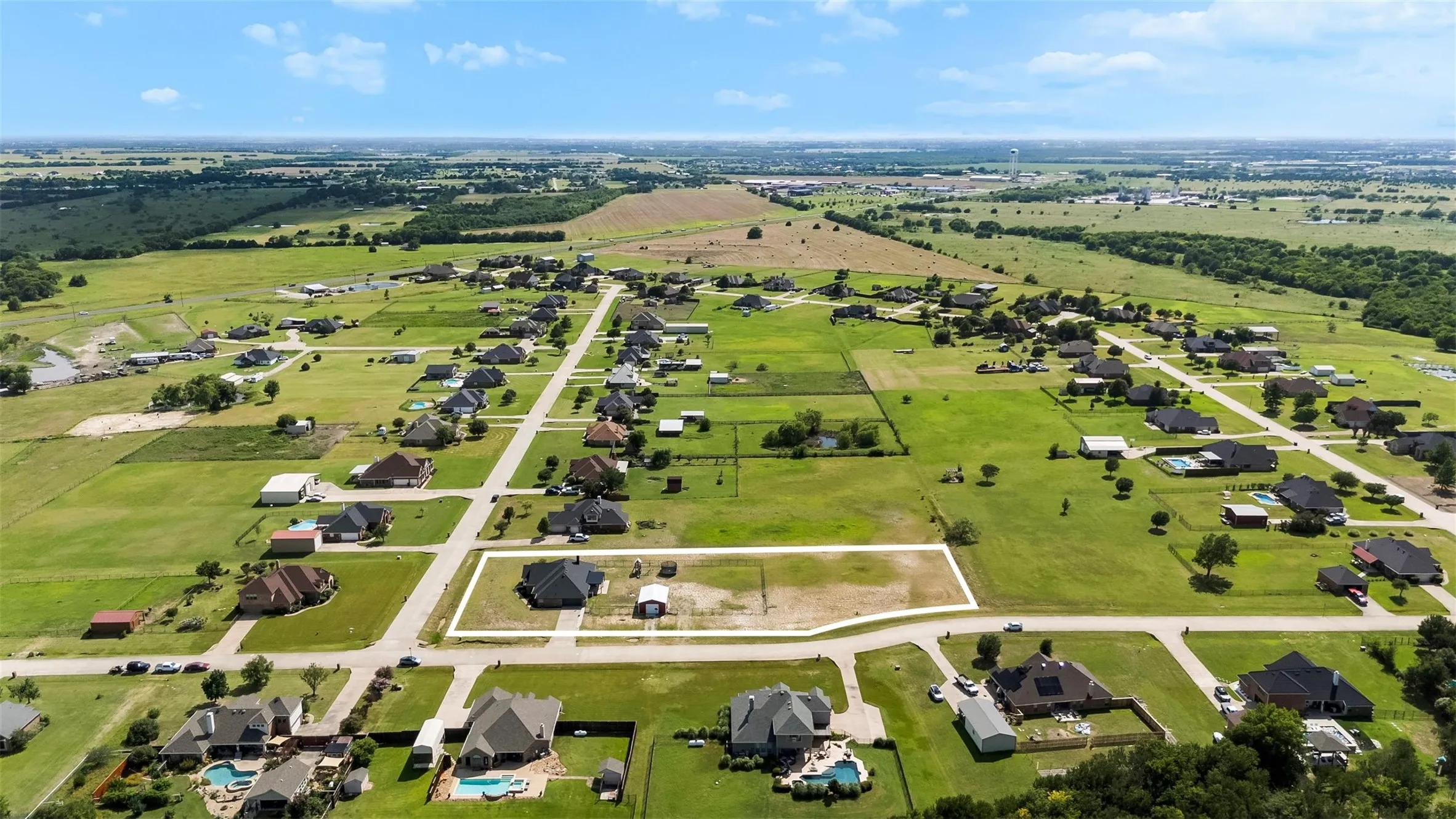 Single Family Residence For Sale in Rockwall County , 254 Mckinley Lane, Royse City, Texas 75189, 4 Bedroom, 2 Bathroom, 3 Garage spaces, 2,429 Sqft, built in 2005, mls#21311539, Real Estate Agent in Royse City, Homes For Sale in Rockwall county, Homes For Sale in Royse City, Realtor in Royse City Texas, Real Estate Brokerage Independent Realty Texas, Luminita Cordes Realtor