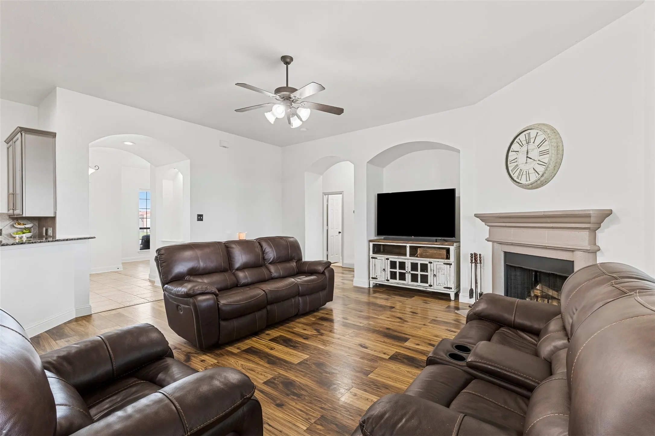 Single Family Residence For Sale in Rockwall County , 254 Mckinley Lane, Royse City, Texas 75189, 4 Bedroom, 2 Bathroom, 3 Garage spaces, 2,429 Sqft, built in 2005, mls#21311539, Real Estate Agent in Royse City, Homes For Sale in Rockwall county, Homes For Sale in Royse City, Realtor in Royse City Texas, Real Estate Brokerage Independent Realty Texas, Luminita Cordes Realtor
