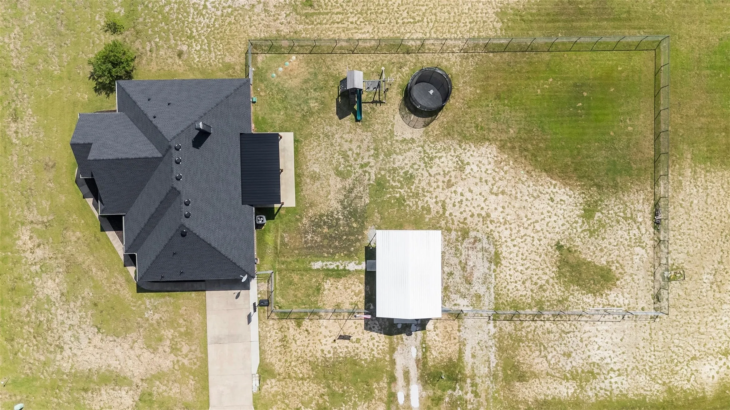 Single Family Residence For Sale in Rockwall County , 254 Mckinley Lane, Royse City, Texas 75189, 4 Bedroom, 2 Bathroom, 3 Garage spaces, 2,429 Sqft, built in 2005, mls#21311539, Real Estate Agent in Royse City, Homes For Sale in Rockwall county, Homes For Sale in Royse City, Realtor in Royse City Texas, Real Estate Brokerage Independent Realty Texas, Luminita Cordes Realtor