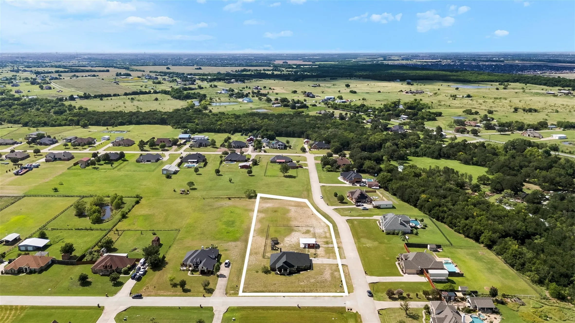 Single Family Residence For Sale in Rockwall County , 254 Mckinley Lane, Royse City, Texas 75189, 4 Bedroom, 2 Bathroom, 3 Garage spaces, 2,429 Sqft, built in 2005, mls#21311539, Real Estate Agent in Royse City, Homes For Sale in Rockwall county, Homes For Sale in Royse City, Realtor in Royse City Texas, Real Estate Brokerage Independent Realty Texas, Luminita Cordes Realtor