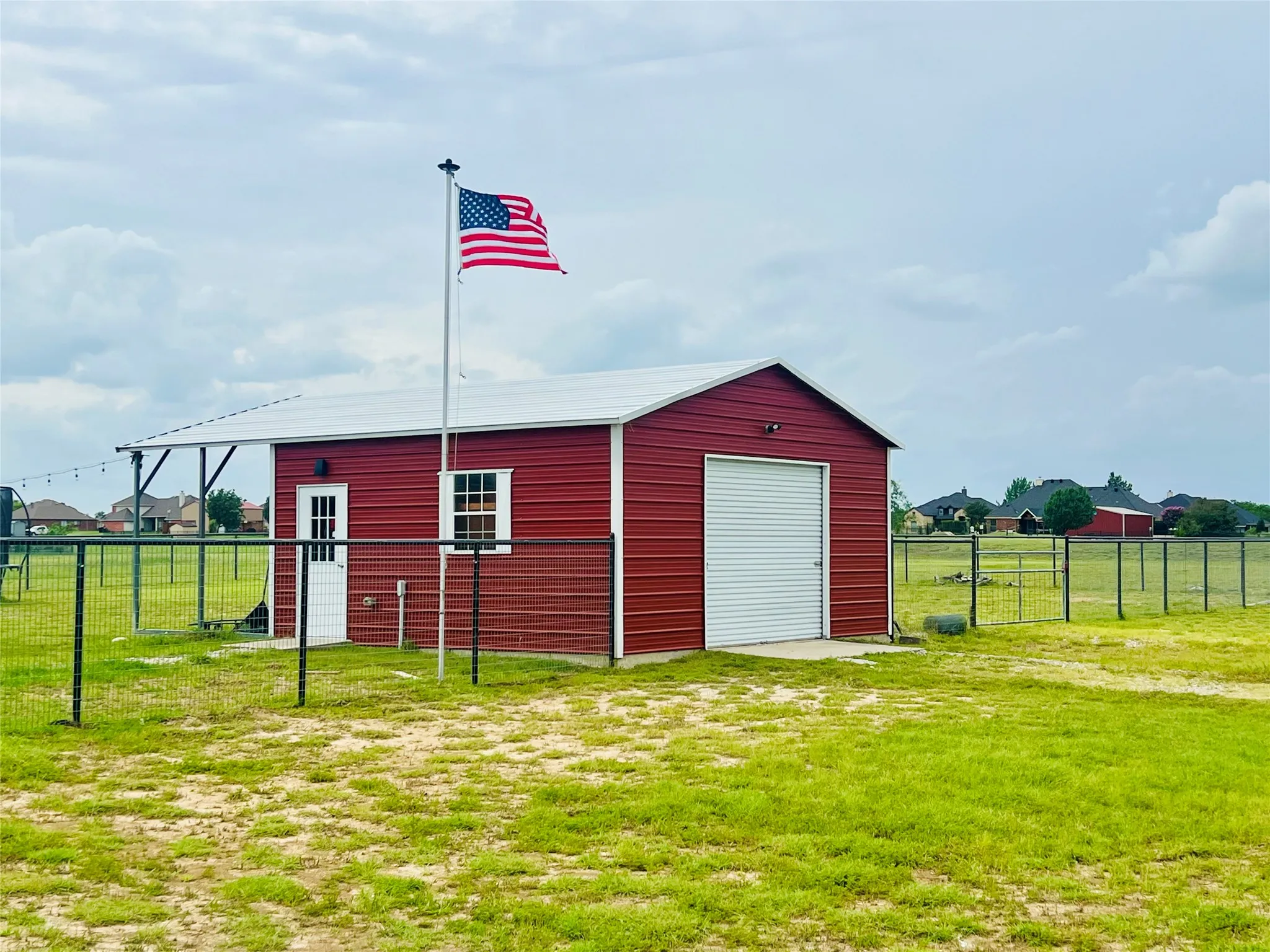 Single Family Residence For Sale in Rockwall County , 254 Mckinley Lane, Royse City, Texas 75189, 4 Bedroom, 2 Bathroom, 3 Garage spaces, 2,429 Sqft, built in 2005, mls#21311539, Real Estate Agent in Royse City, Homes For Sale in Rockwall county, Homes For Sale in Royse City, Realtor in Royse City Texas, Real Estate Brokerage Independent Realty Texas, Luminita Cordes Realtor