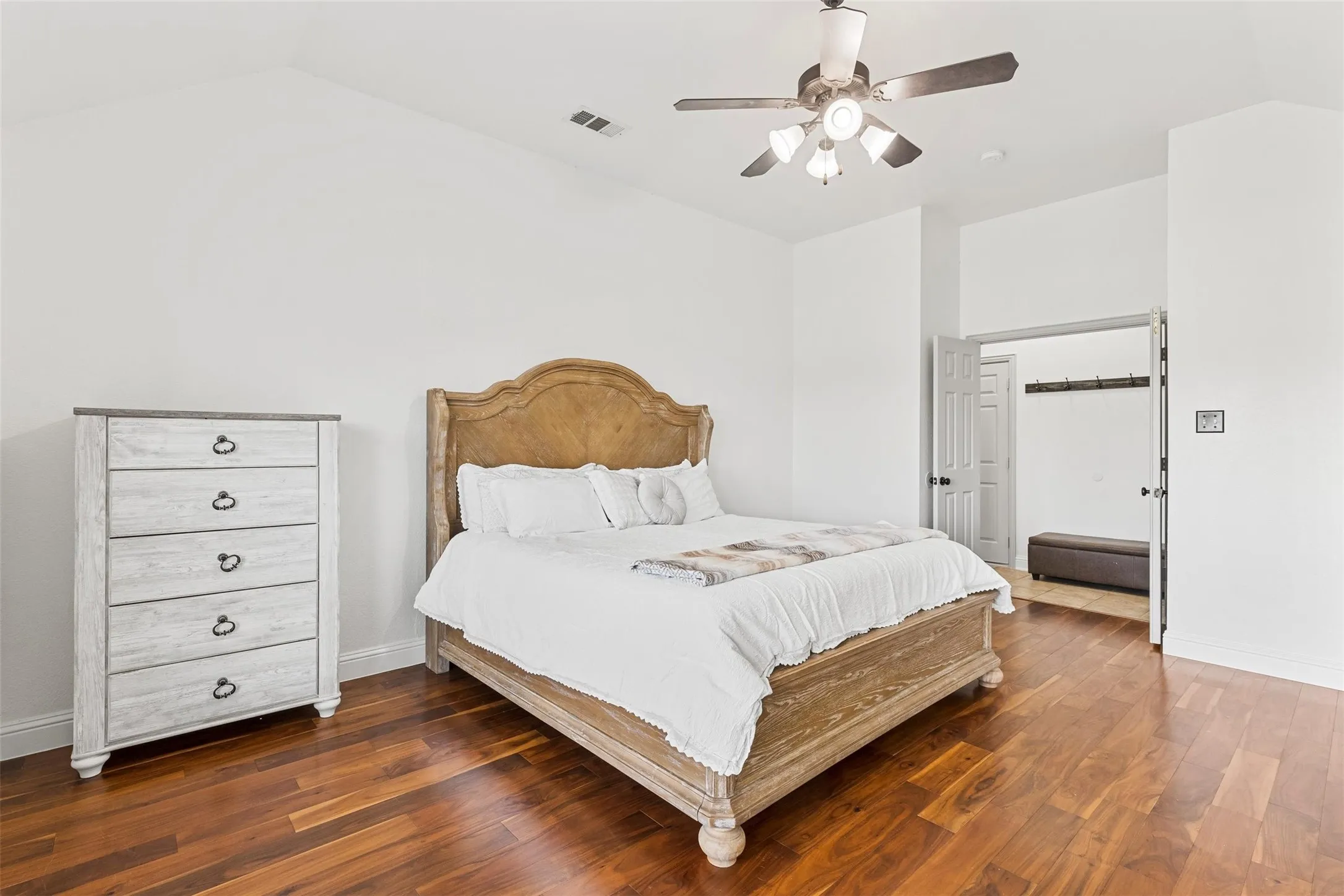 Single Family Residence For Sale in Rockwall County , 254 Mckinley Lane, Royse City, Texas 75189, 4 Bedroom, 2 Bathroom, 3 Garage spaces, 2,429 Sqft, built in 2005, mls#21311539, Real Estate Agent in Royse City, Homes For Sale in Rockwall county, Homes For Sale in Royse City, Realtor in Royse City Texas, Real Estate Brokerage Independent Realty Texas, Luminita Cordes Realtor