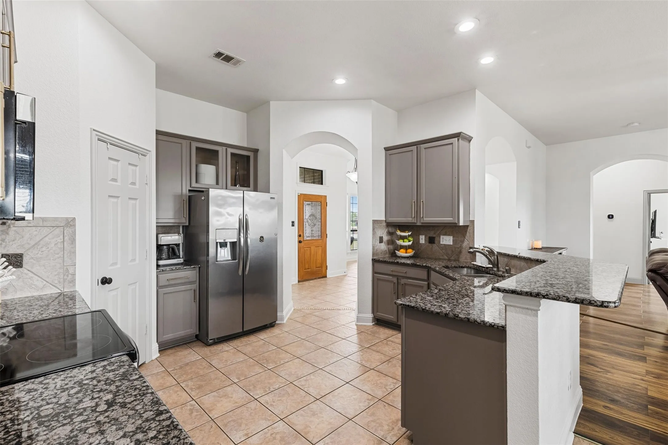 Single Family Residence For Sale in Rockwall County , 254 Mckinley Lane, Royse City, Texas 75189, 4 Bedroom, 2 Bathroom, 3 Garage spaces, 2,429 Sqft, built in 2005, mls#21311539, Real Estate Agent in Royse City, Homes For Sale in Rockwall county, Homes For Sale in Royse City, Realtor in Royse City Texas, Real Estate Brokerage Independent Realty Texas, Luminita Cordes Realtor