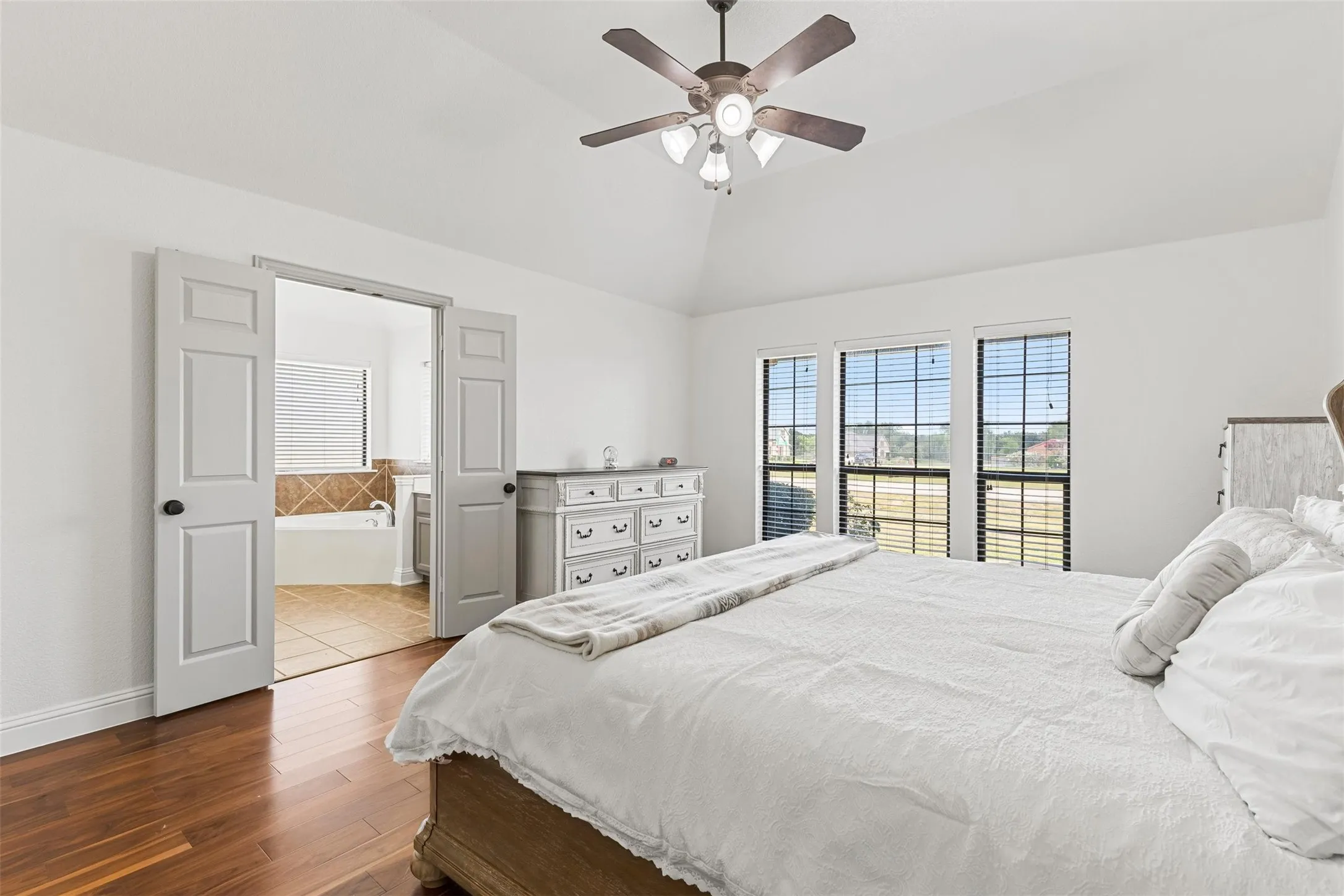 Single Family Residence For Sale in Rockwall County , 254 Mckinley Lane, Royse City, Texas 75189, 4 Bedroom, 2 Bathroom, 3 Garage spaces, 2,429 Sqft, built in 2005, mls#21311539, Real Estate Agent in Royse City, Homes For Sale in Rockwall county, Homes For Sale in Royse City, Realtor in Royse City Texas, Real Estate Brokerage Independent Realty Texas, Luminita Cordes Realtor