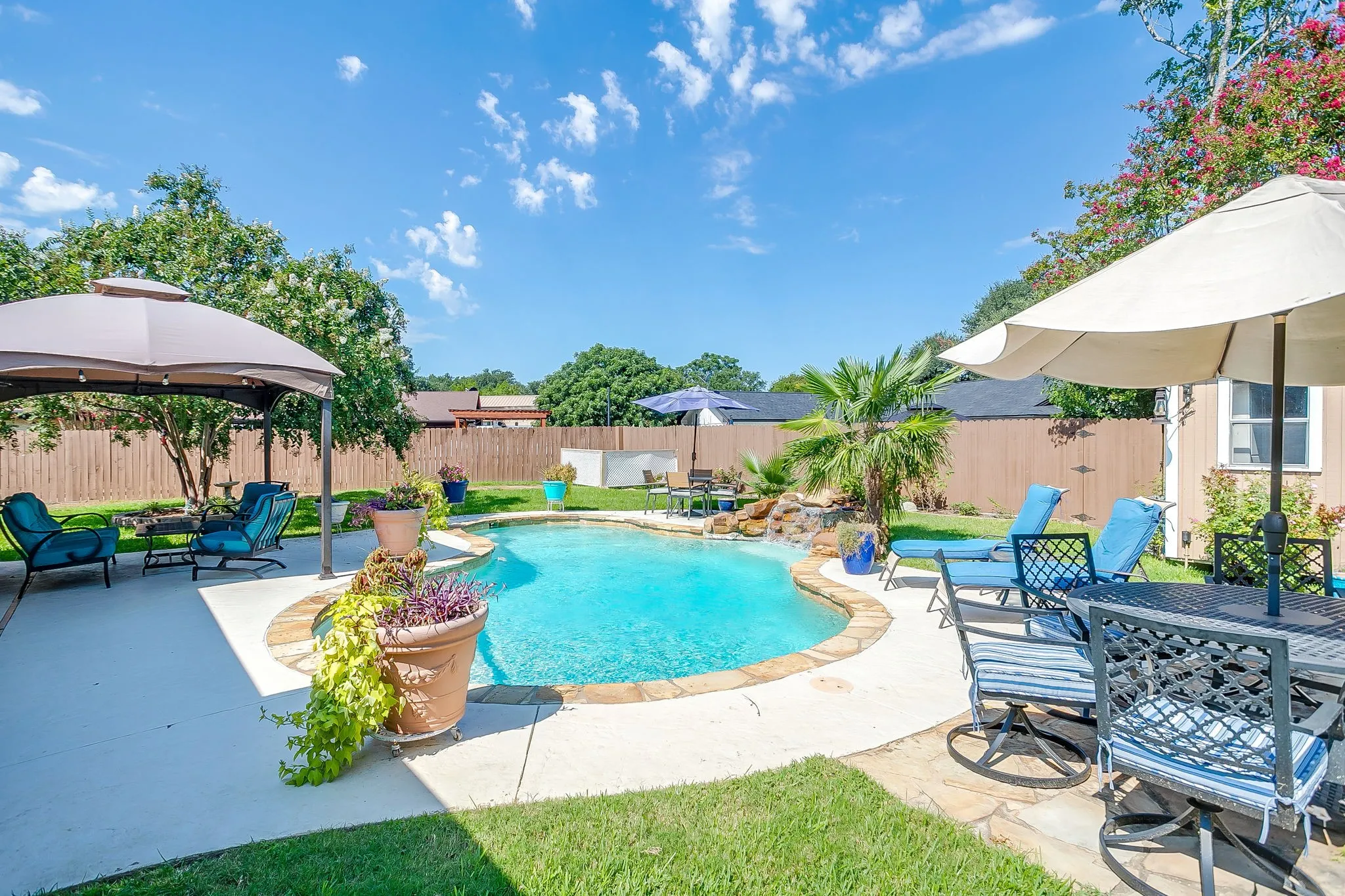 Single Family Residence For Sale in Johnson County , 922 Highland Drive, Cleburne, Texas 76033, 3 Bedroom, 2 Bathroom, 2 Garage spaces, 2,632 Sqft, built in 1977, mls#21310674, Real Estate Agent in Cleburne, Homes For Sale in Johnson county, Homes For Sale in Cleburne, Realtor in Cleburne Texas, Real Estate Brokerage Independent Realty Texas, Luminita Cordes Realtor