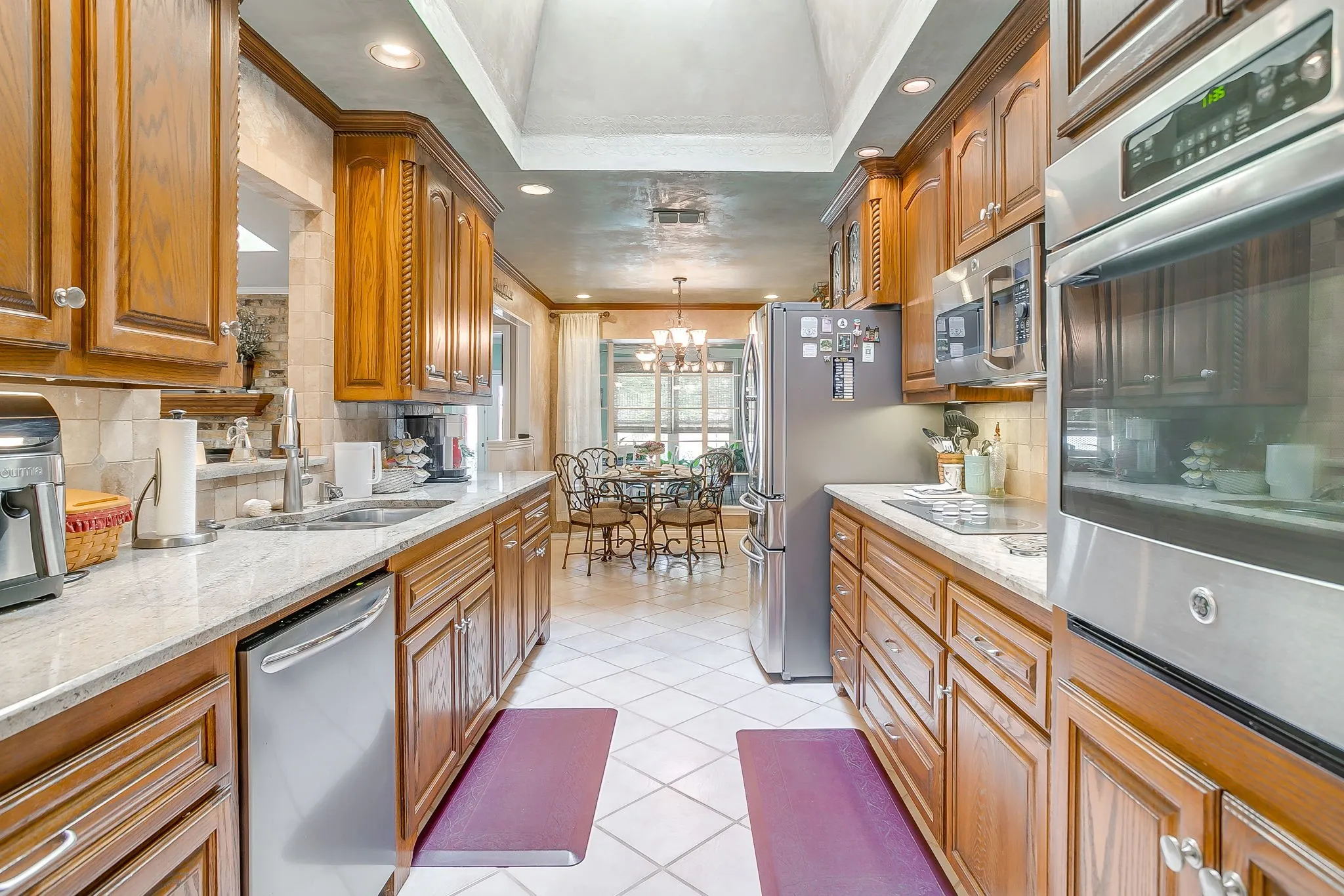 Single Family Residence For Sale in Johnson County , 922 Highland Drive, Cleburne, Texas 76033, 3 Bedroom, 2 Bathroom, 2 Garage spaces, 2,632 Sqft, built in 1977, mls#21310674, Real Estate Agent in Cleburne, Homes For Sale in Johnson county, Homes For Sale in Cleburne, Realtor in Cleburne Texas, Real Estate Brokerage Independent Realty Texas, Luminita Cordes Realtor