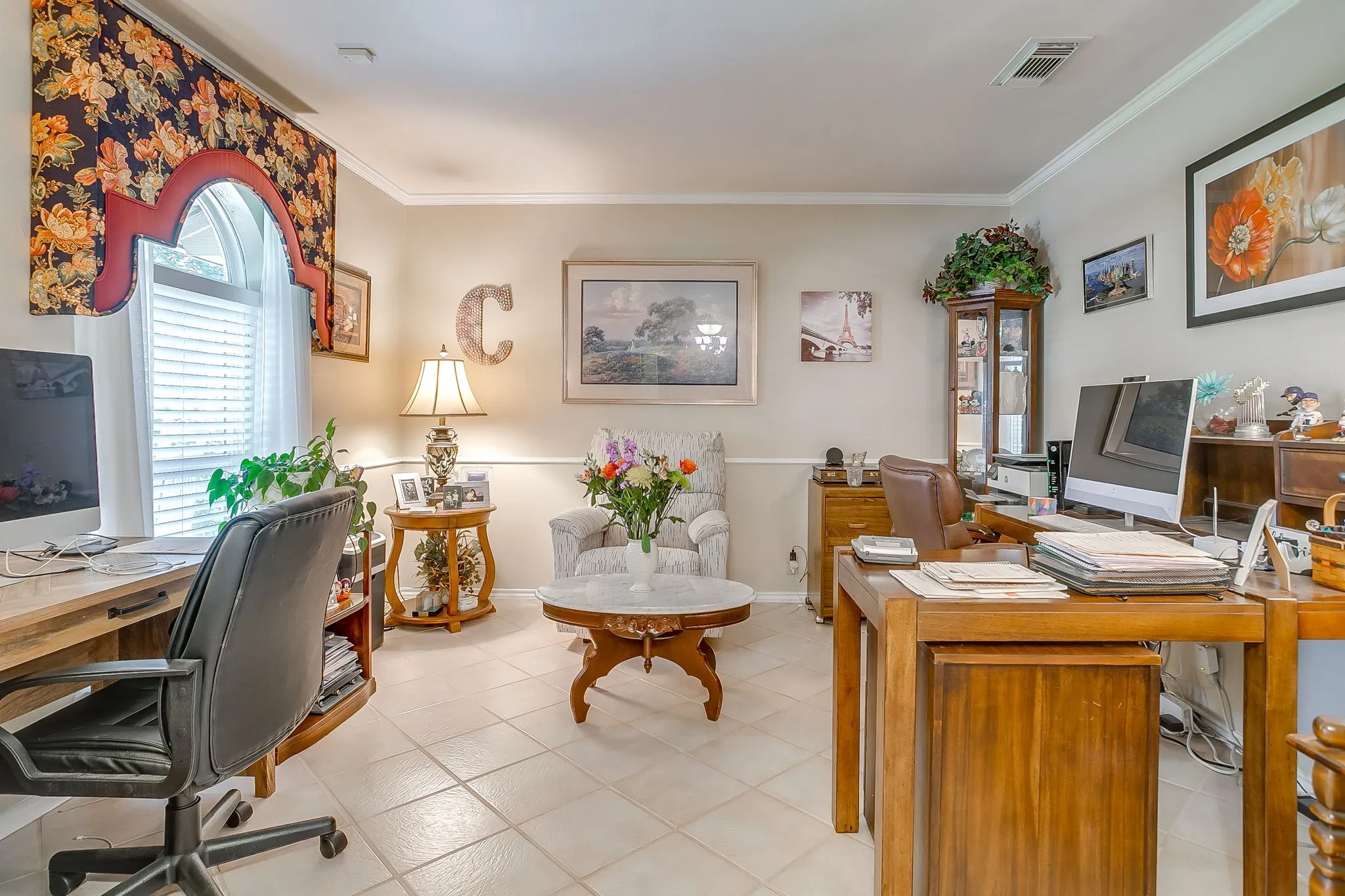 Single Family Residence For Sale in Johnson County , 922 Highland Drive, Cleburne, Texas 76033, 3 Bedroom, 2 Bathroom, 2 Garage spaces, 2,632 Sqft, built in 1977, mls#21310674, Real Estate Agent in Cleburne, Homes For Sale in Johnson county, Homes For Sale in Cleburne, Realtor in Cleburne Texas, Real Estate Brokerage Independent Realty Texas, Luminita Cordes Realtor