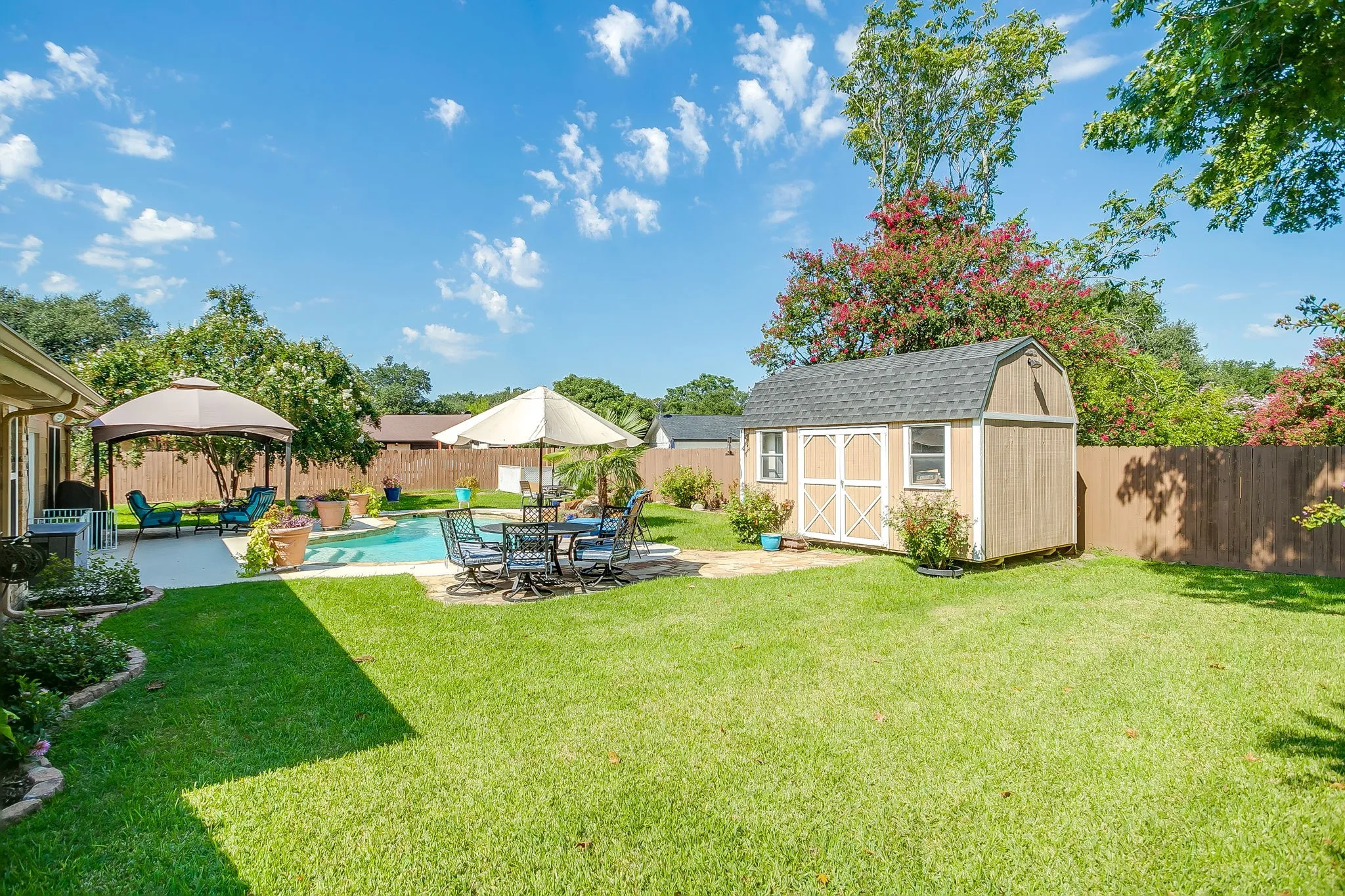 Single Family Residence For Sale in Johnson County , 922 Highland Drive, Cleburne, Texas 76033, 3 Bedroom, 2 Bathroom, 2 Garage spaces, 2,632 Sqft, built in 1977, mls#21310674, Real Estate Agent in Cleburne, Homes For Sale in Johnson county, Homes For Sale in Cleburne, Realtor in Cleburne Texas, Real Estate Brokerage Independent Realty Texas, Luminita Cordes Realtor