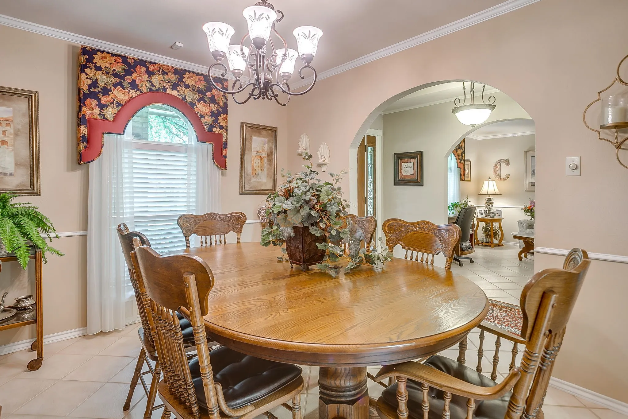 Single Family Residence For Sale in Johnson County , 922 Highland Drive, Cleburne, Texas 76033, 3 Bedroom, 2 Bathroom, 2 Garage spaces, 2,632 Sqft, built in 1977, mls#21310674, Real Estate Agent in Cleburne, Homes For Sale in Johnson county, Homes For Sale in Cleburne, Realtor in Cleburne Texas, Real Estate Brokerage Independent Realty Texas, Luminita Cordes Realtor