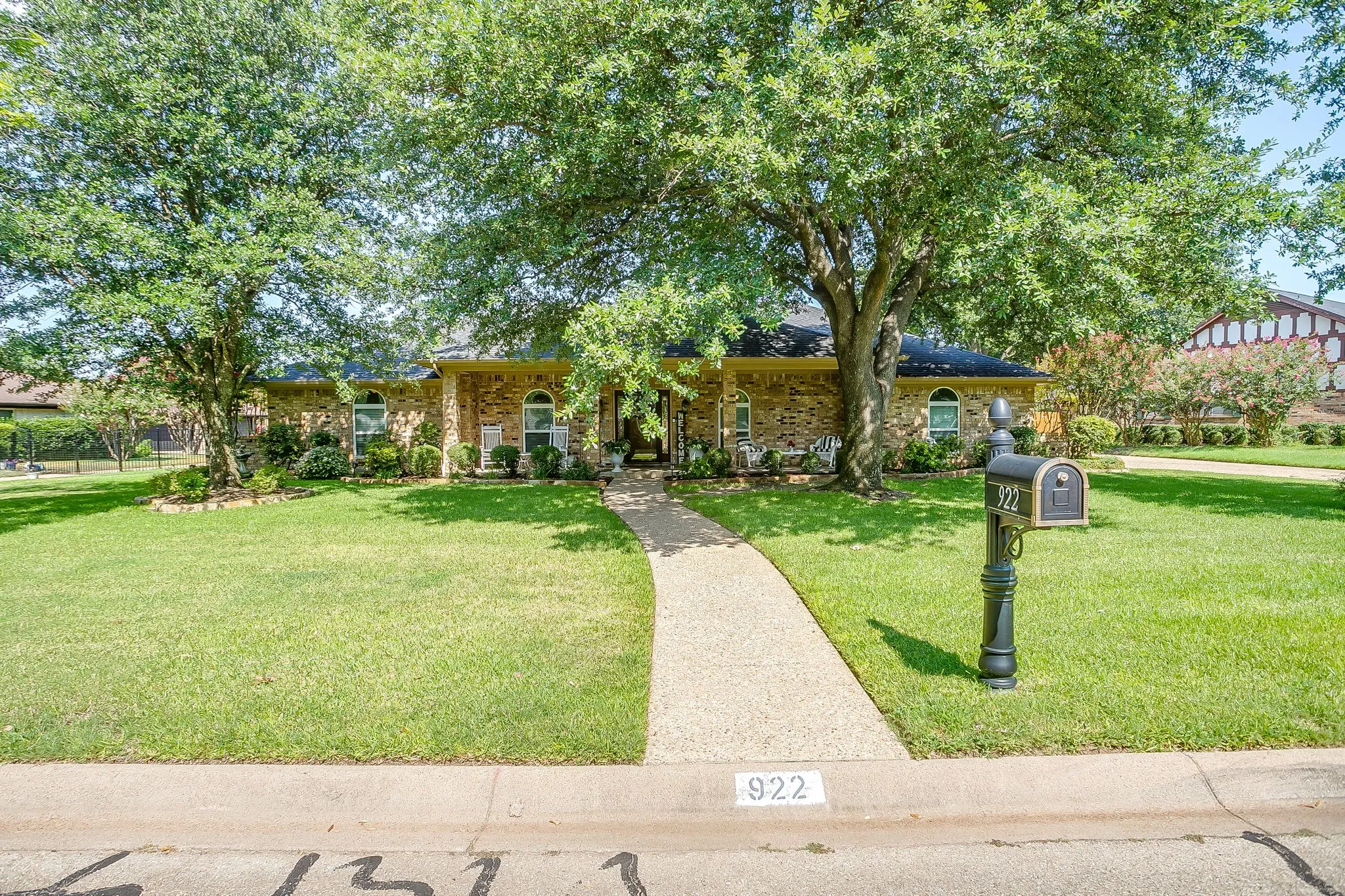 Single Family Residence For Sale in Johnson County , 922 Highland Drive, Cleburne, Texas 76033, 3 Bedroom, 2 Bathroom, 2 Garage spaces, 2,632 Sqft, built in 1977, mls#21310674, Real Estate Agent in Cleburne, Homes For Sale in Johnson county, Homes For Sale in Cleburne, Realtor in Cleburne Texas, Real Estate Brokerage Independent Realty Texas, Luminita Cordes Realtor
