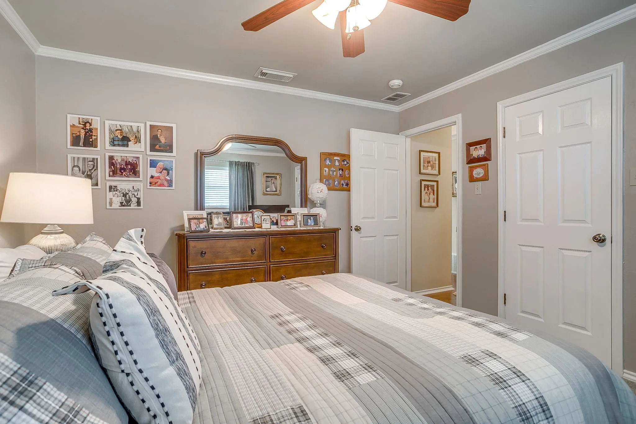 Single Family Residence For Sale in Johnson County , 922 Highland Drive, Cleburne, Texas 76033, 3 Bedroom, 2 Bathroom, 2 Garage spaces, 2,632 Sqft, built in 1977, mls#21310674, Real Estate Agent in Cleburne, Homes For Sale in Johnson county, Homes For Sale in Cleburne, Realtor in Cleburne Texas, Real Estate Brokerage Independent Realty Texas, Luminita Cordes Realtor