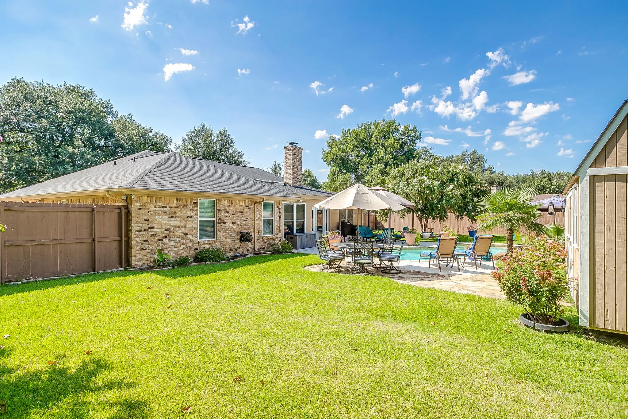 Single Family Residence For Sale in Johnson County , 922 Highland Drive, Cleburne, Texas 76033, 3 Bedroom, 2 Bathroom, 2 Garage spaces, 2,632 Sqft, built in 1977, mls#21310674, Real Estate Agent in Cleburne, Homes For Sale in Johnson county, Homes For Sale in Cleburne, Realtor in Cleburne Texas, Real Estate Brokerage Independent Realty Texas, Luminita Cordes Realtor