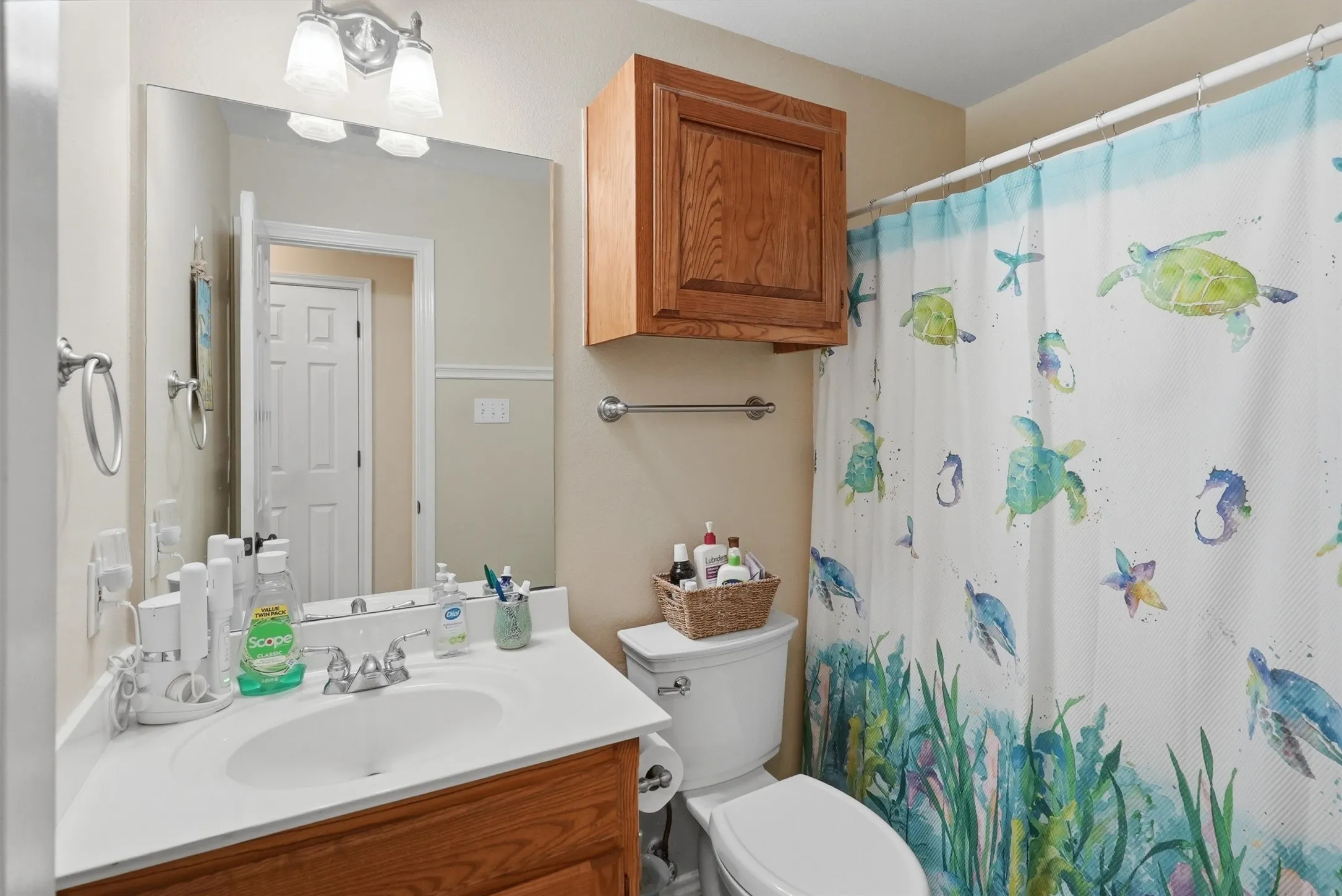 Single Family Residence For Sale in Johnson County , 708 Hillcrest Drive, Cleburne, Texas 76033, 3 Bedroom, 2 Bathroom, 2 Garage spaces, 1,362 Sqft, built in 2002, mls#21311478, Real Estate Agent in Cleburne, Homes For Sale in Johnson county, Homes For Sale in Cleburne, Realtor in Cleburne Texas, Real Estate Brokerage Independent Realty Texas, Luminita Cordes Realtor