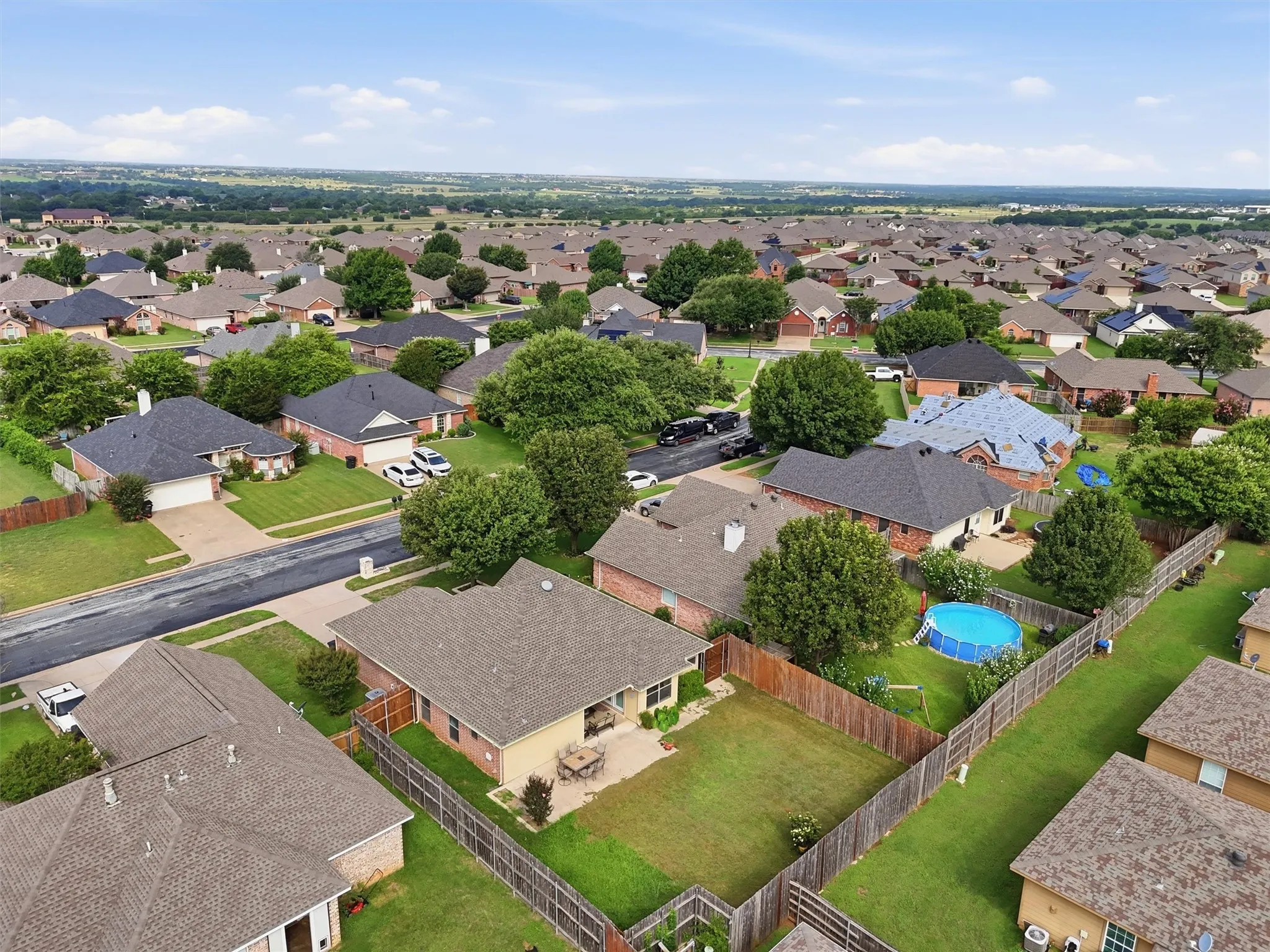 Single Family Residence For Sale in Johnson County , 708 Hillcrest Drive, Cleburne, Texas 76033, 3 Bedroom, 2 Bathroom, 2 Garage spaces, 1,362 Sqft, built in 2002, mls#21311478, Real Estate Agent in Cleburne, Homes For Sale in Johnson county, Homes For Sale in Cleburne, Realtor in Cleburne Texas, Real Estate Brokerage Independent Realty Texas, Luminita Cordes Realtor