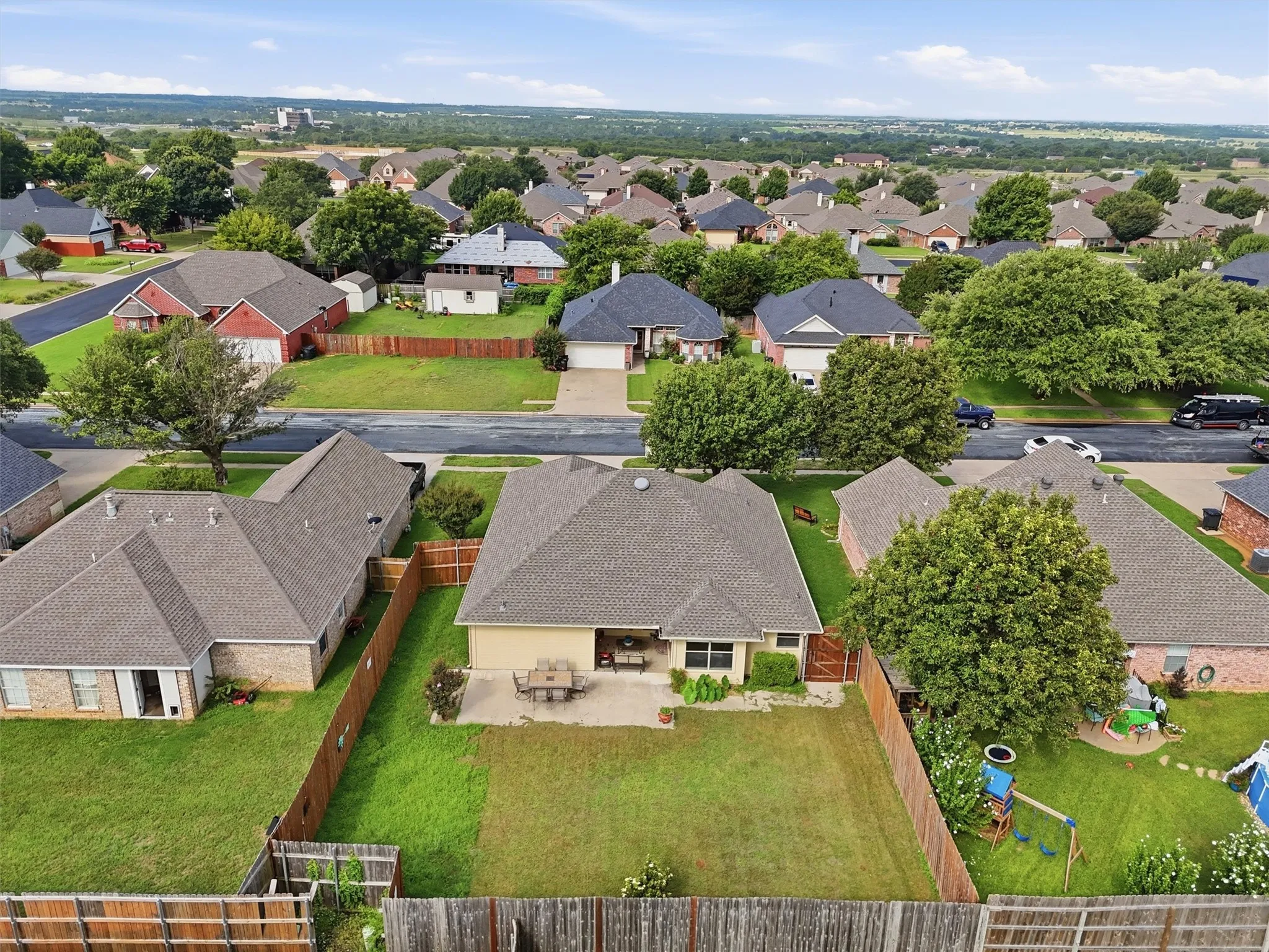 Single Family Residence For Sale in Johnson County , 708 Hillcrest Drive, Cleburne, Texas 76033, 3 Bedroom, 2 Bathroom, 2 Garage spaces, 1,362 Sqft, built in 2002, mls#21311478, Real Estate Agent in Cleburne, Homes For Sale in Johnson county, Homes For Sale in Cleburne, Realtor in Cleburne Texas, Real Estate Brokerage Independent Realty Texas, Luminita Cordes Realtor