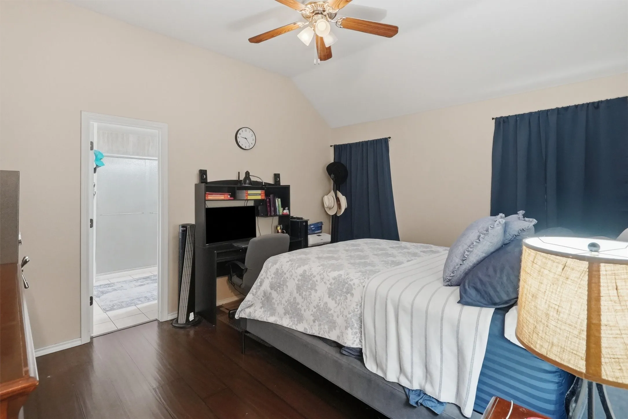 Single Family Residence For Sale in Johnson County , 708 Hillcrest Drive, Cleburne, Texas 76033, 3 Bedroom, 2 Bathroom, 2 Garage spaces, 1,362 Sqft, built in 2002, mls#21311478, Real Estate Agent in Cleburne, Homes For Sale in Johnson county, Homes For Sale in Cleburne, Realtor in Cleburne Texas, Real Estate Brokerage Independent Realty Texas, Luminita Cordes Realtor