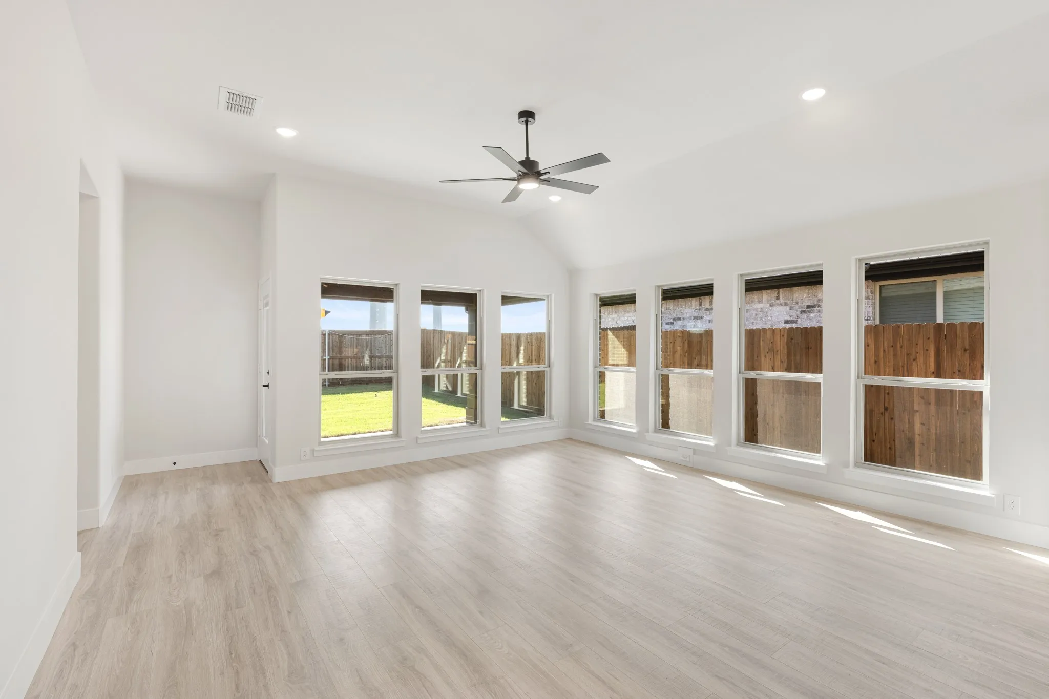 Single Family Residence For Sale in Collin County , 806 Alder Drive, Lavon, Texas 75166, 4 Bedroom, 3 Bathroom, 2 Garage spaces, 2,454 Sqft, built in 2026, mls#21311647, Real Estate Agent in Lavon, Homes For Sale in Collin county, Homes For Sale in Lavon, Realtor in Lavon Texas, Real Estate Brokerage Independent Realty Texas, Luminita Cordes Realtor