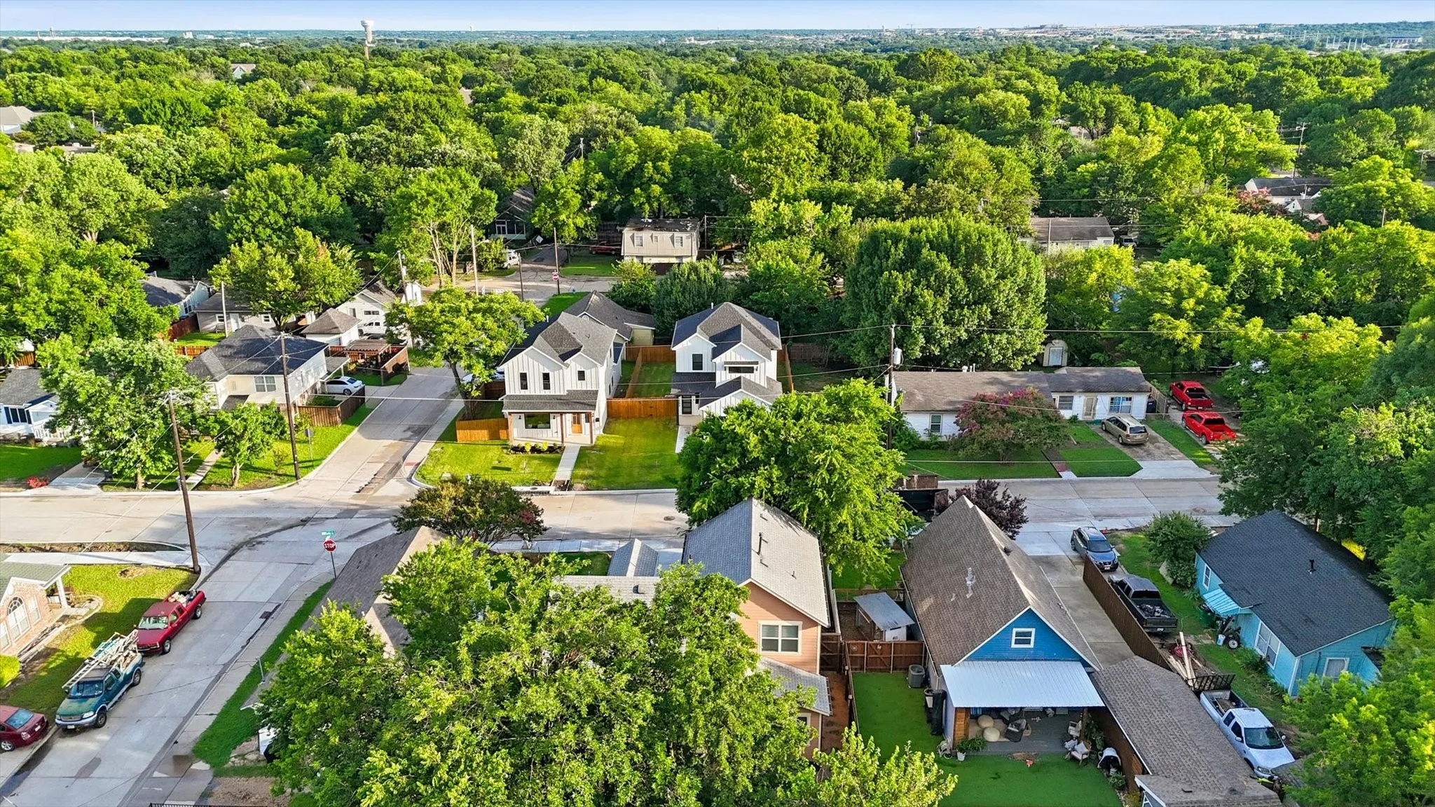 Single Family Residence For Sale in Collin County , 1302 Lela Street, Mc Kinney, Texas 75069, 3 Bedroom, 3 Bathroom, 2 Garage spaces, 2,178 Sqft, built in 2018, mls#21310612, Real Estate Agent in Mc Kinney, Homes For Sale in Collin county, Homes For Sale in Mc Kinney, Realtor in Mc Kinney Texas, Real Estate Brokerage Independent Realty Texas, Luminita Cordes Realtor