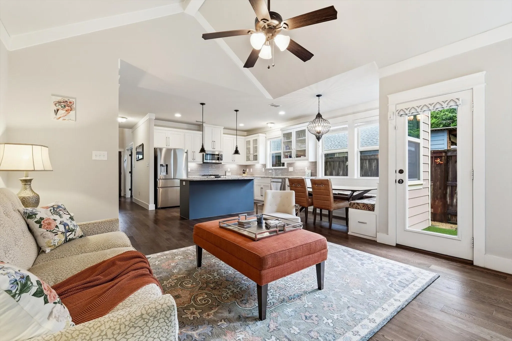 Single Family Residence For Sale in Collin County , 1302 Lela Street, Mc Kinney, Texas 75069, 3 Bedroom, 3 Bathroom, 2 Garage spaces, 2,178 Sqft, built in 2018, mls#21310612, Real Estate Agent in Mc Kinney, Homes For Sale in Collin county, Homes For Sale in Mc Kinney, Realtor in Mc Kinney Texas, Real Estate Brokerage Independent Realty Texas, Luminita Cordes Realtor