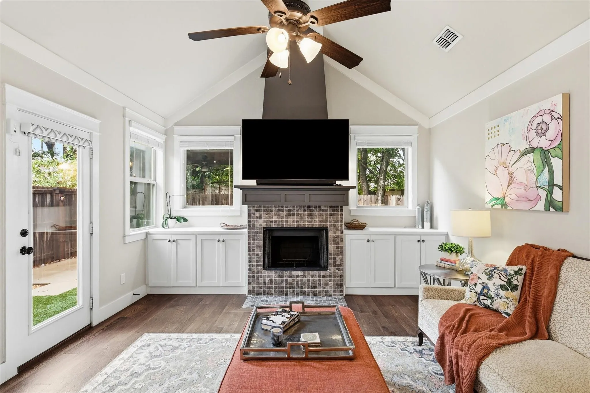 Single Family Residence For Sale in Collin County , 1302 Lela Street, Mc Kinney, Texas 75069, 3 Bedroom, 3 Bathroom, 2 Garage spaces, 2,178 Sqft, built in 2018, mls#21310612, Real Estate Agent in Mc Kinney, Homes For Sale in Collin county, Homes For Sale in Mc Kinney, Realtor in Mc Kinney Texas, Real Estate Brokerage Independent Realty Texas, Luminita Cordes Realtor