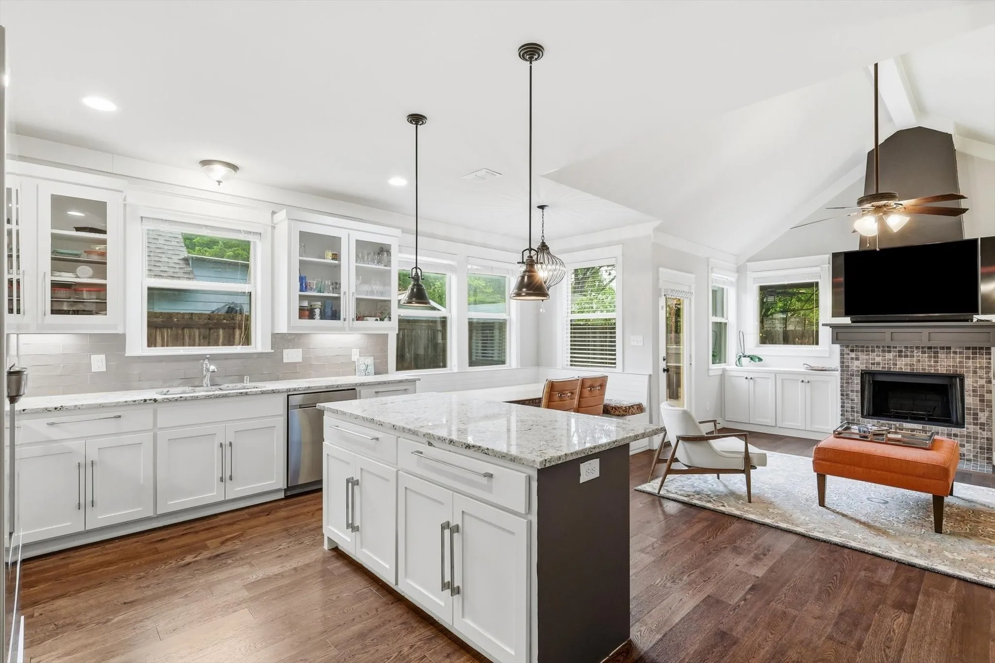 Single Family Residence For Sale in Collin County , 1302 Lela Street, Mc Kinney, Texas 75069, 3 Bedroom, 3 Bathroom, 2 Garage spaces, 2,178 Sqft, built in 2018, mls#21310612, Real Estate Agent in Mc Kinney, Homes For Sale in Collin county, Homes For Sale in Mc Kinney, Realtor in Mc Kinney Texas, Real Estate Brokerage Independent Realty Texas, Luminita Cordes Realtor