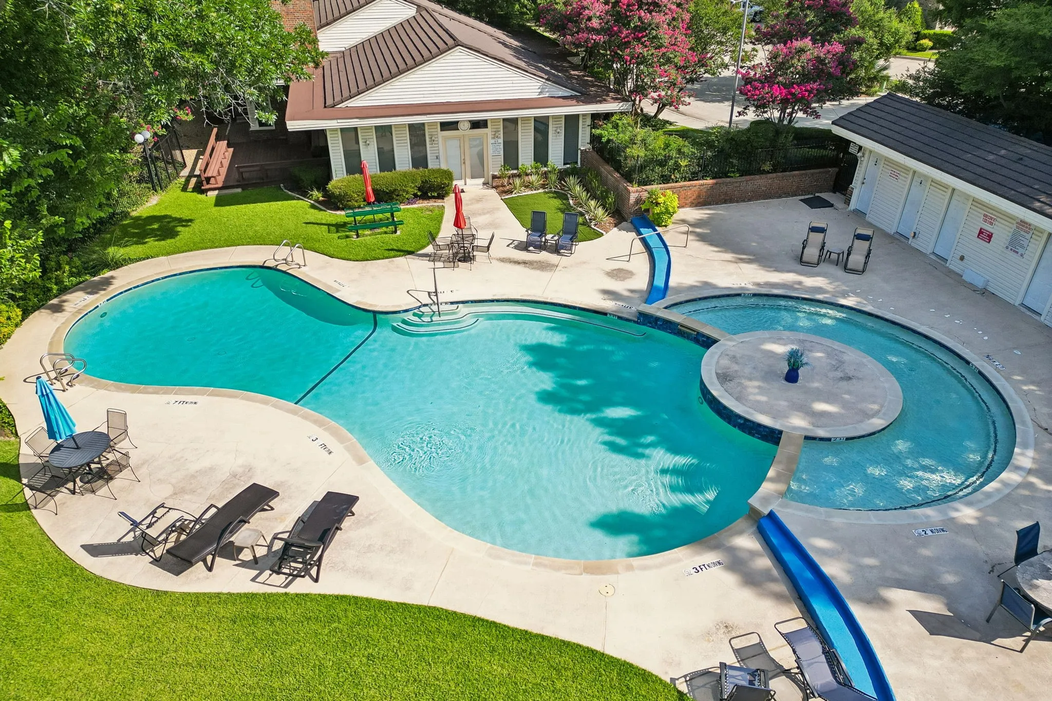 Townhouse For Rent in Collin County , 2908 Clear Springs Drive, Plano, Texas 75075, 3 Bedroom, 3 Bathroom, 2 Garage spaces, 1,918 Sqft, built in 1974, mls#21302210, Real Estate Agent in Plano, Homes For Rent in Collin county, Homes For Rent in Plano, Realtor in Plano Texas, Real Estate Brokerage Independent Realty Texas, Luminita Cordes Realtor