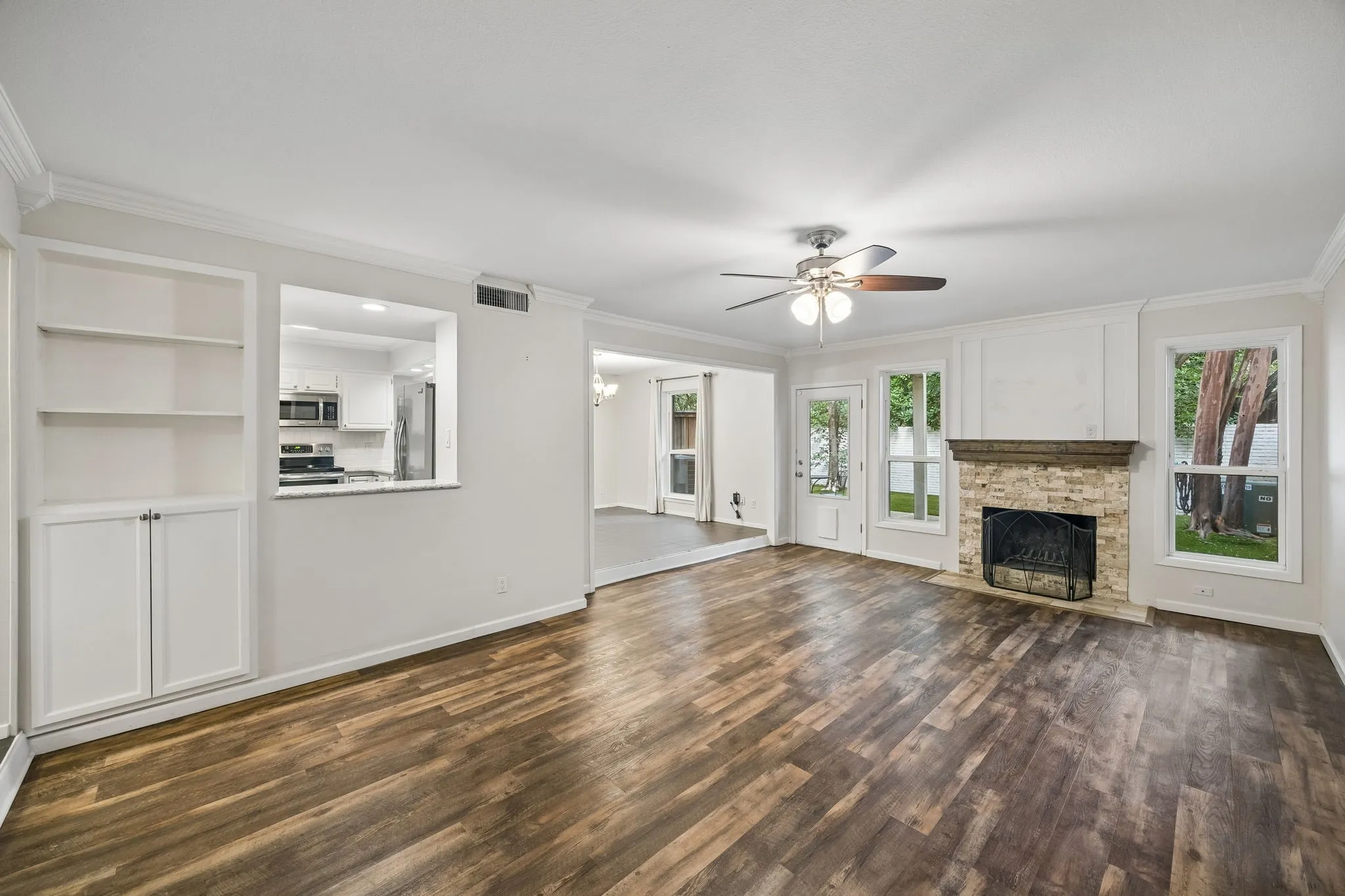 Townhouse For Rent in Collin County , 2908 Clear Springs Drive, Plano, Texas 75075, 3 Bedroom, 3 Bathroom, 2 Garage spaces, 1,918 Sqft, built in 1974, mls#21302210, Real Estate Agent in Plano, Homes For Rent in Collin county, Homes For Rent in Plano, Realtor in Plano Texas, Real Estate Brokerage Independent Realty Texas, Luminita Cordes Realtor