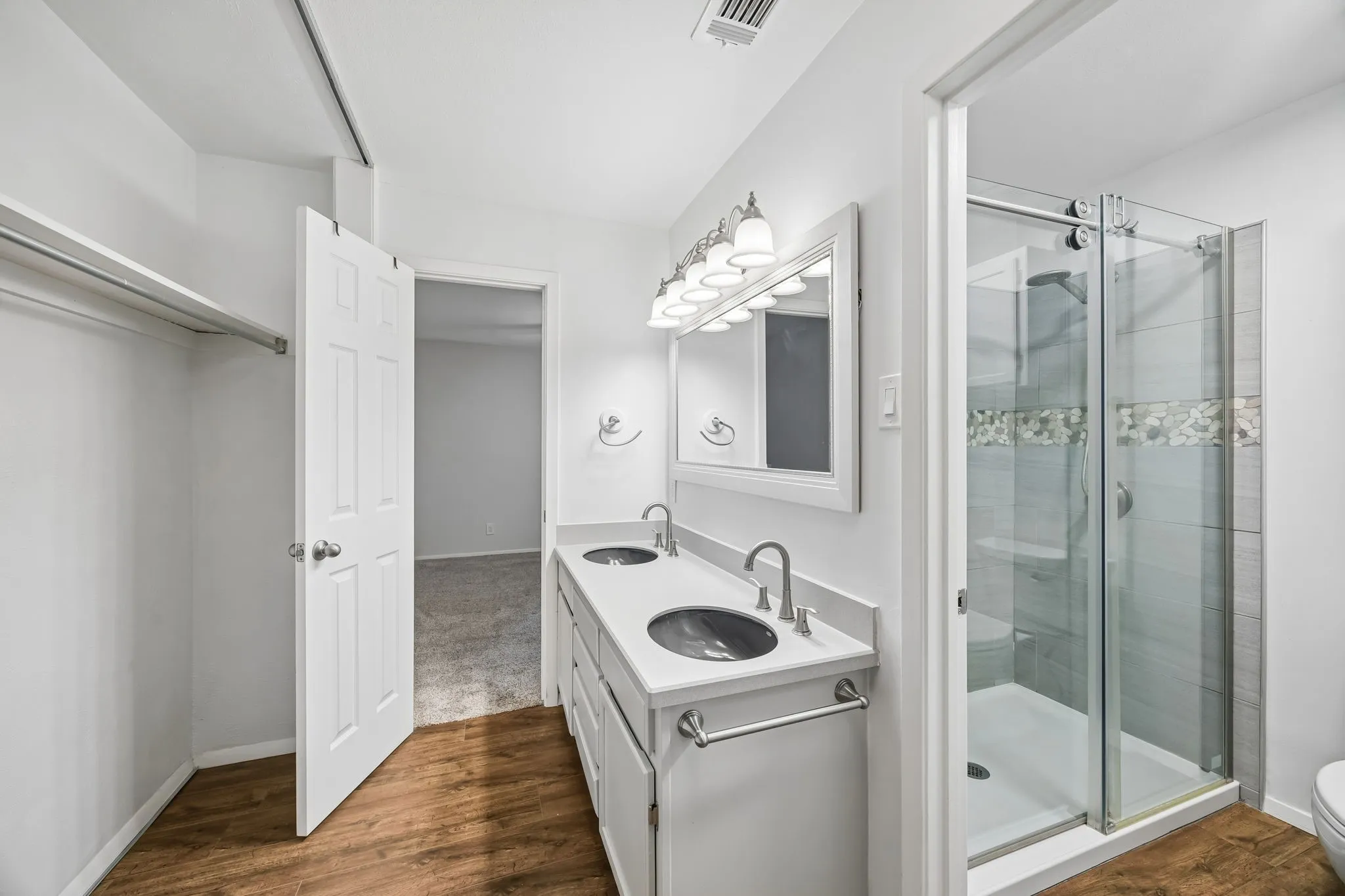 Townhouse For Rent in Collin County , 2908 Clear Springs Drive, Plano, Texas 75075, 3 Bedroom, 3 Bathroom, 2 Garage spaces, 1,918 Sqft, built in 1974, mls#21302210, Real Estate Agent in Plano, Homes For Rent in Collin county, Homes For Rent in Plano, Realtor in Plano Texas, Real Estate Brokerage Independent Realty Texas, Luminita Cordes Realtor