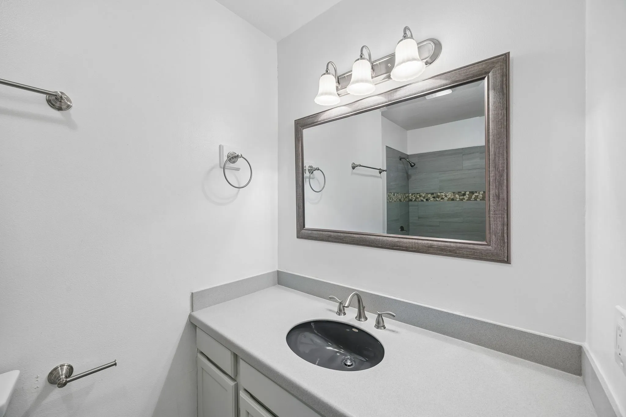Townhouse For Rent in Collin County , 2908 Clear Springs Drive, Plano, Texas 75075, 3 Bedroom, 3 Bathroom, 2 Garage spaces, 1,918 Sqft, built in 1974, mls#21302210, Real Estate Agent in Plano, Homes For Rent in Collin county, Homes For Rent in Plano, Realtor in Plano Texas, Real Estate Brokerage Independent Realty Texas, Luminita Cordes Realtor
