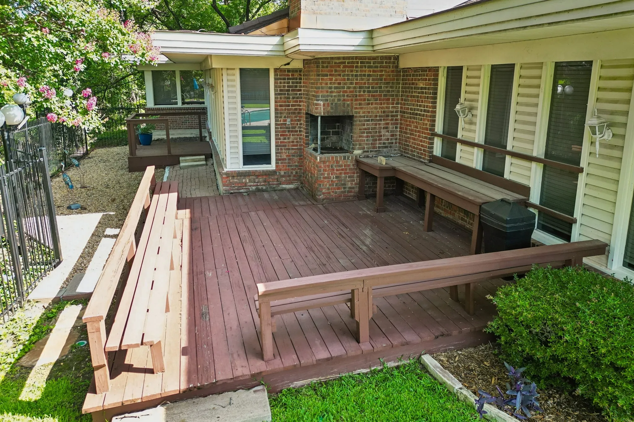 Townhouse For Rent in Collin County , 2908 Clear Springs Drive, Plano, Texas 75075, 3 Bedroom, 3 Bathroom, 2 Garage spaces, 1,918 Sqft, built in 1974, mls#21302210, Real Estate Agent in Plano, Homes For Rent in Collin county, Homes For Rent in Plano, Realtor in Plano Texas, Real Estate Brokerage Independent Realty Texas, Luminita Cordes Realtor