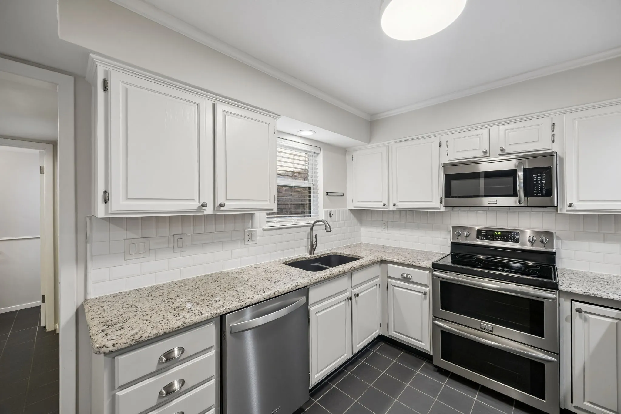 Townhouse For Rent in Collin County , 2908 Clear Springs Drive, Plano, Texas 75075, 3 Bedroom, 3 Bathroom, 2 Garage spaces, 1,918 Sqft, built in 1974, mls#21302210, Real Estate Agent in Plano, Homes For Rent in Collin county, Homes For Rent in Plano, Realtor in Plano Texas, Real Estate Brokerage Independent Realty Texas, Luminita Cordes Realtor