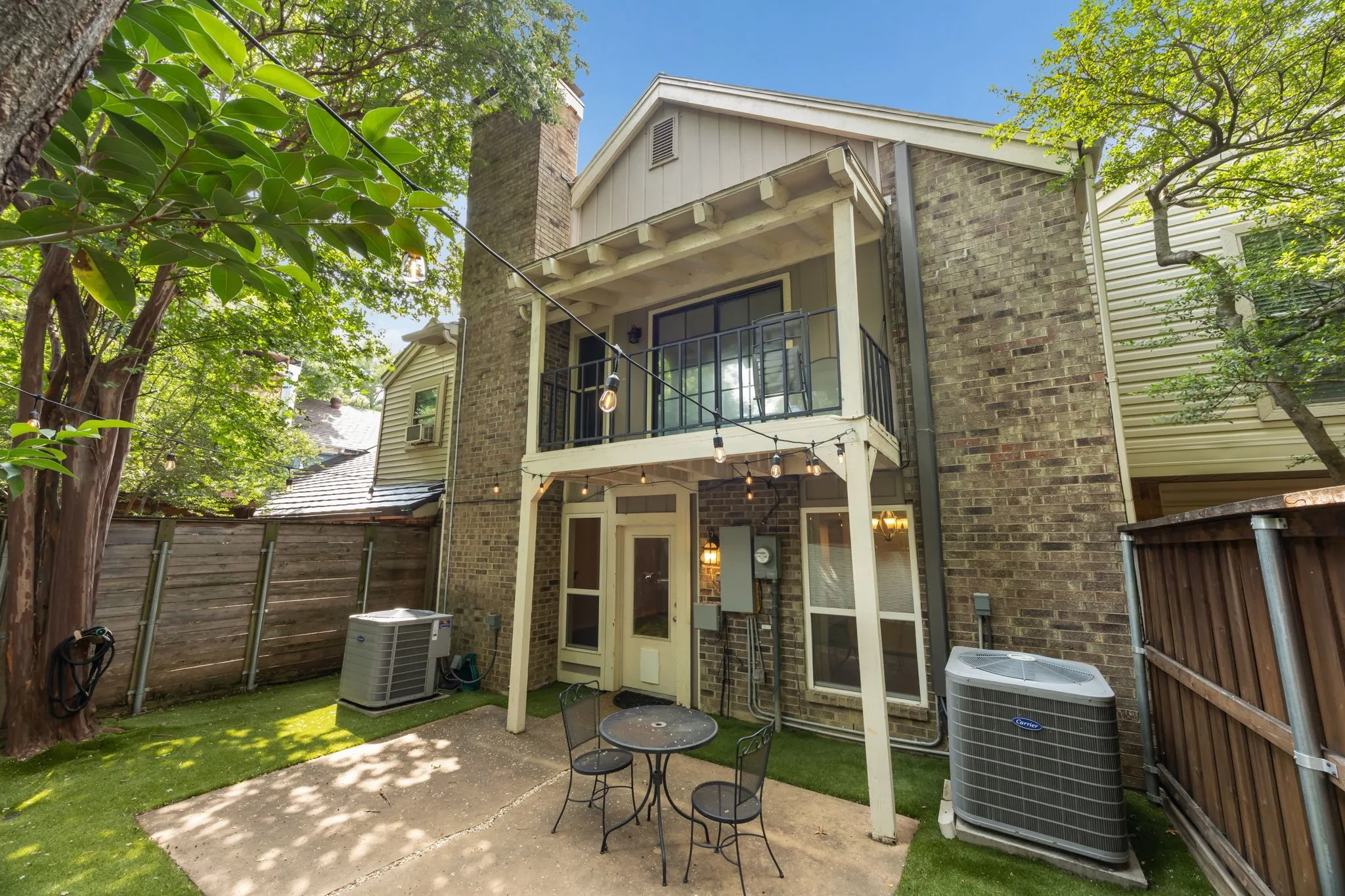 Townhouse For Rent in Collin County , 2908 Clear Springs Drive, Plano, Texas 75075, 3 Bedroom, 3 Bathroom, 2 Garage spaces, 1,918 Sqft, built in 1974, mls#21302210, Real Estate Agent in Plano, Homes For Rent in Collin county, Homes For Rent in Plano, Realtor in Plano Texas, Real Estate Brokerage Independent Realty Texas, Luminita Cordes Realtor