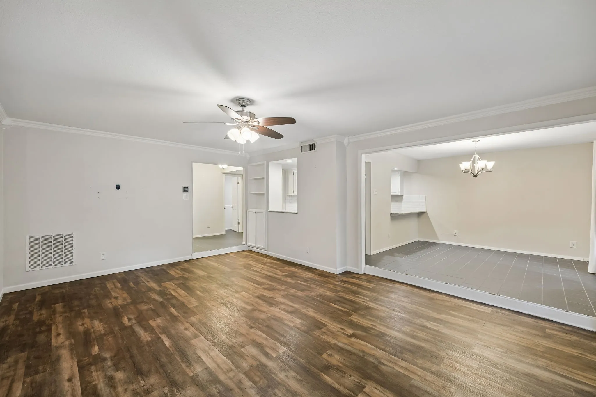 Townhouse For Rent in Collin County , 2908 Clear Springs Drive, Plano, Texas 75075, 3 Bedroom, 3 Bathroom, 2 Garage spaces, 1,918 Sqft, built in 1974, mls#21302210, Real Estate Agent in Plano, Homes For Rent in Collin county, Homes For Rent in Plano, Realtor in Plano Texas, Real Estate Brokerage Independent Realty Texas, Luminita Cordes Realtor