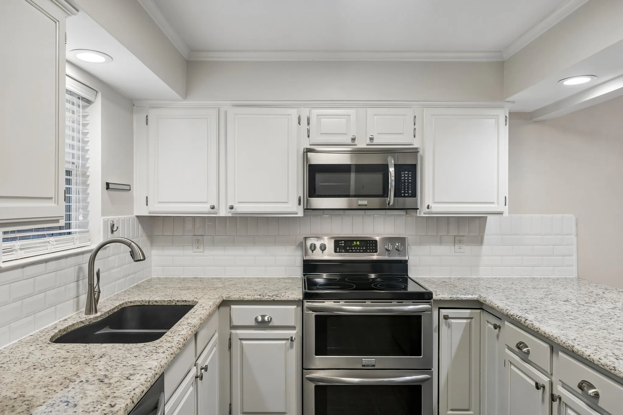 Townhouse For Rent in Collin County , 2908 Clear Springs Drive, Plano, Texas 75075, 3 Bedroom, 3 Bathroom, 2 Garage spaces, 1,918 Sqft, built in 1974, mls#21302210, Real Estate Agent in Plano, Homes For Rent in Collin county, Homes For Rent in Plano, Realtor in Plano Texas, Real Estate Brokerage Independent Realty Texas, Luminita Cordes Realtor