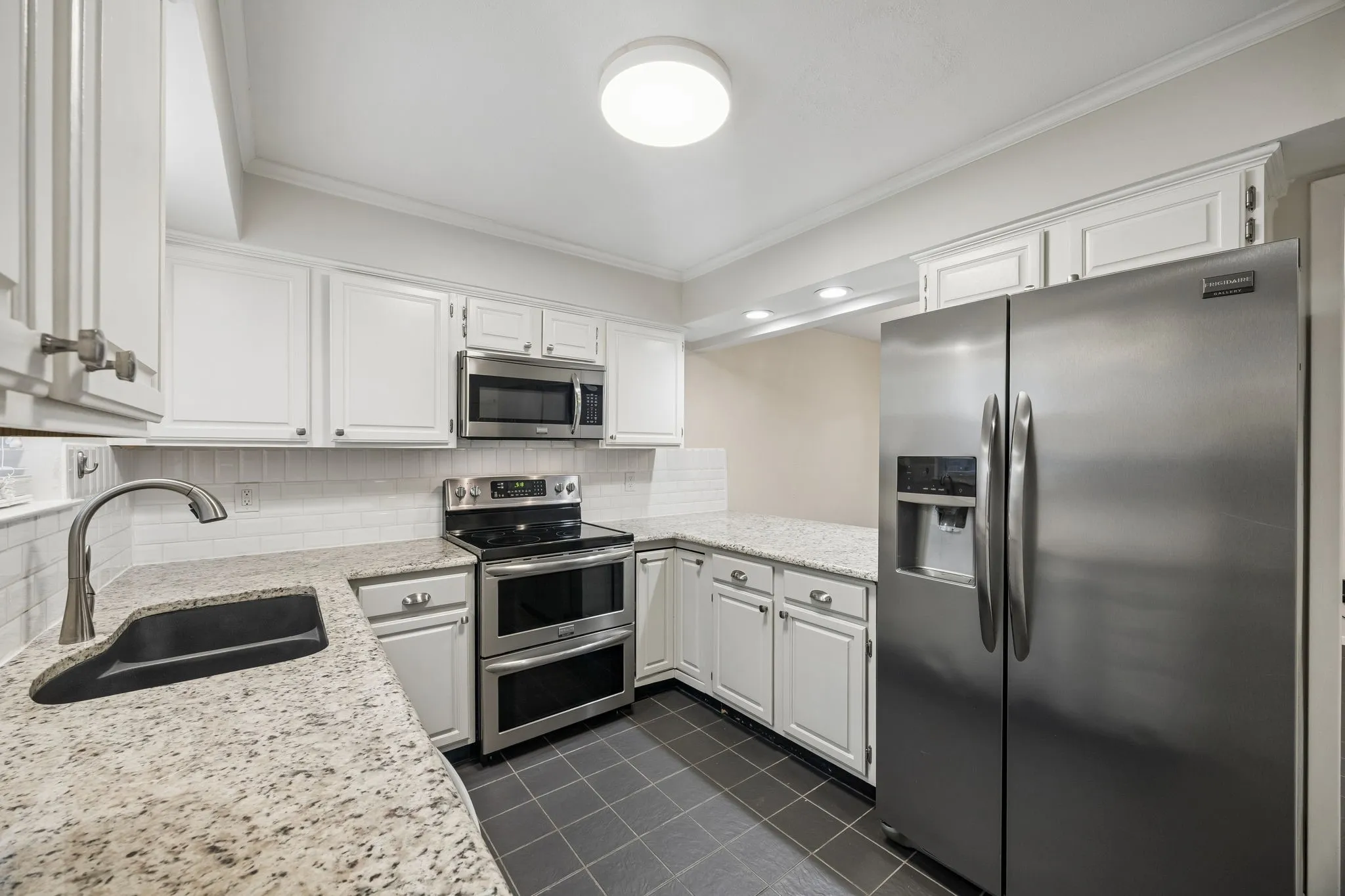 Townhouse For Rent in Collin County , 2908 Clear Springs Drive, Plano, Texas 75075, 3 Bedroom, 3 Bathroom, 2 Garage spaces, 1,918 Sqft, built in 1974, mls#21302210, Real Estate Agent in Plano, Homes For Rent in Collin county, Homes For Rent in Plano, Realtor in Plano Texas, Real Estate Brokerage Independent Realty Texas, Luminita Cordes Realtor