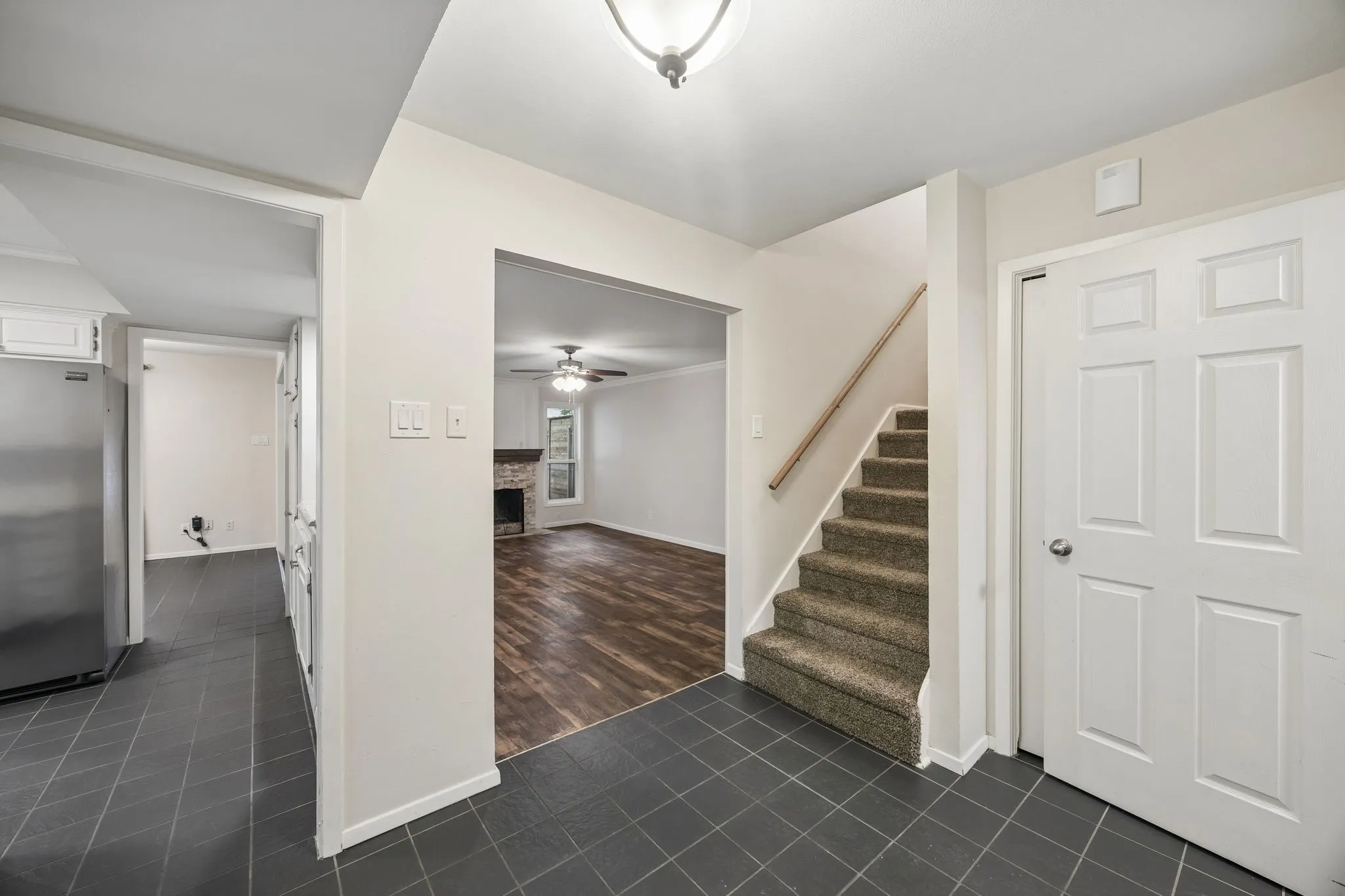 Townhouse For Rent in Collin County , 2908 Clear Springs Drive, Plano, Texas 75075, 3 Bedroom, 3 Bathroom, 2 Garage spaces, 1,918 Sqft, built in 1974, mls#21302210, Real Estate Agent in Plano, Homes For Rent in Collin county, Homes For Rent in Plano, Realtor in Plano Texas, Real Estate Brokerage Independent Realty Texas, Luminita Cordes Realtor