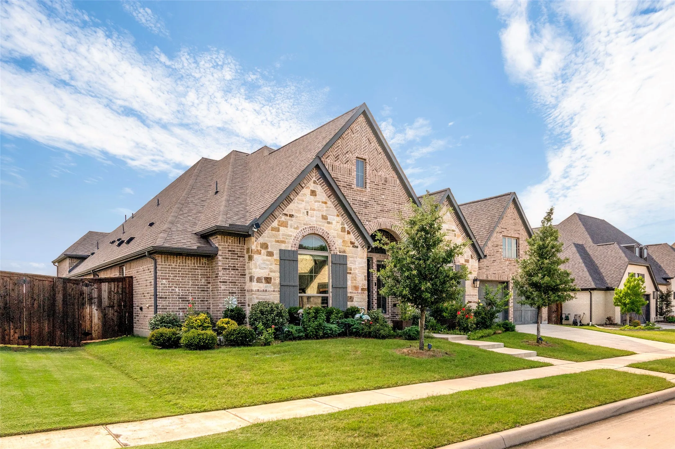 Single Family Residence For Sale in Denton County , 7013 Salmon Springs Drive, Argyle, Texas 76226, 4 Bedroom, 4 Bathroom, 3 Garage spaces, 3,746 Sqft, built in 2021, mls#21296276, Real Estate Agent in Argyle, Homes For Sale in Denton county, Homes For Sale in Argyle, Realtor in Argyle Texas, Real Estate Brokerage Independent Realty Texas, Luminita Cordes Realtor