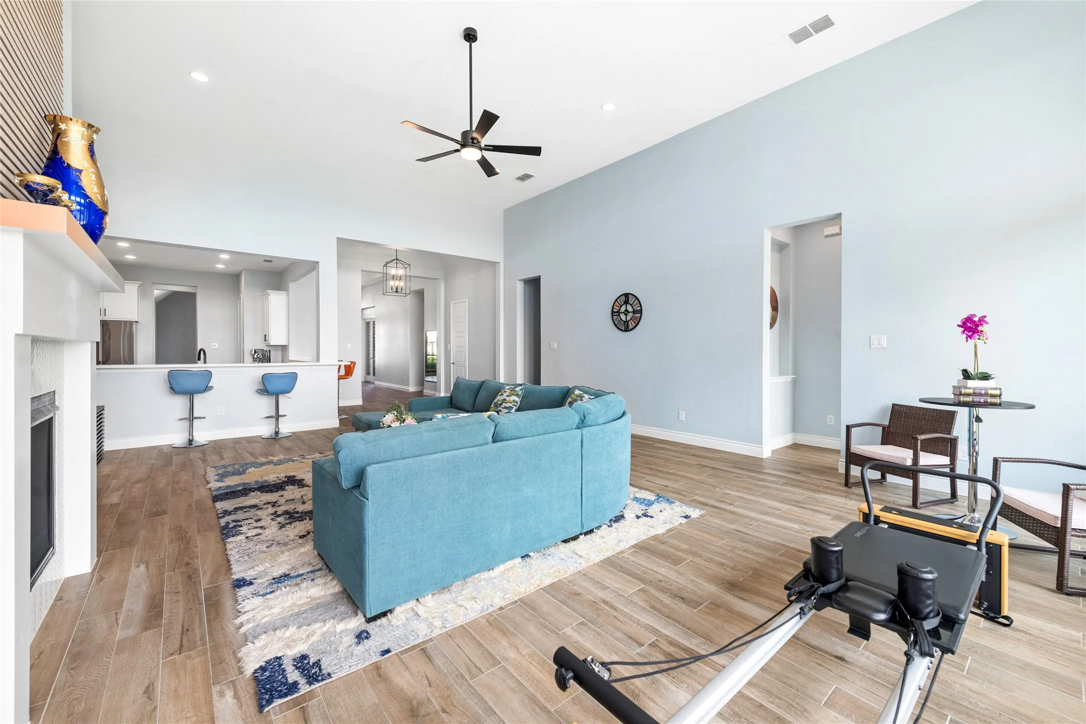 Single Family Residence For Sale in Denton County , 7013 Salmon Springs Drive, Argyle, Texas 76226, 4 Bedroom, 4 Bathroom, 3 Garage spaces, 3,746 Sqft, built in 2021, mls#21296276, Real Estate Agent in Argyle, Homes For Sale in Denton county, Homes For Sale in Argyle, Realtor in Argyle Texas, Real Estate Brokerage Independent Realty Texas, Luminita Cordes Realtor