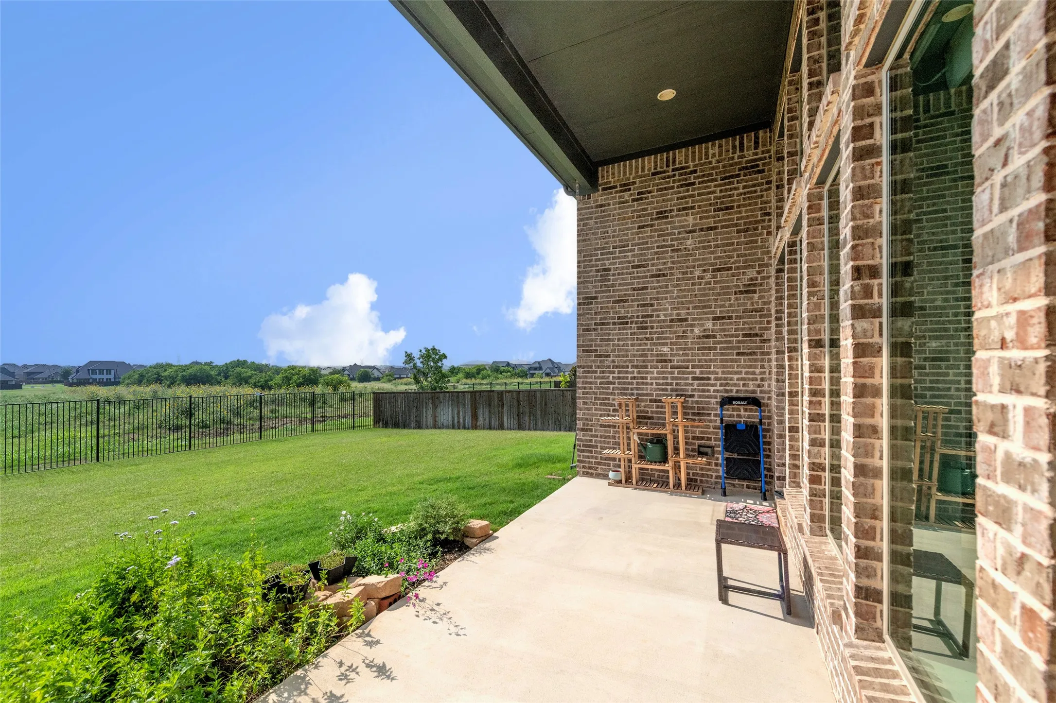 Single Family Residence For Sale in Denton County , 7013 Salmon Springs Drive, Argyle, Texas 76226, 4 Bedroom, 4 Bathroom, 3 Garage spaces, 3,746 Sqft, built in 2021, mls#21296276, Real Estate Agent in Argyle, Homes For Sale in Denton county, Homes For Sale in Argyle, Realtor in Argyle Texas, Real Estate Brokerage Independent Realty Texas, Luminita Cordes Realtor