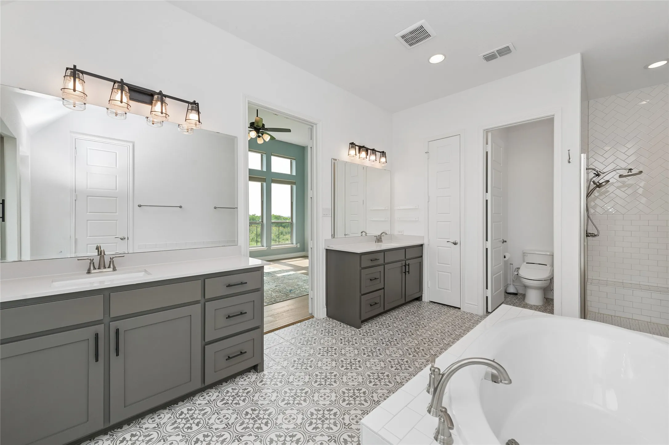 Single Family Residence For Sale in Denton County , 7013 Salmon Springs Drive, Argyle, Texas 76226, 4 Bedroom, 4 Bathroom, 3 Garage spaces, 3,746 Sqft, built in 2021, mls#21296276, Real Estate Agent in Argyle, Homes For Sale in Denton county, Homes For Sale in Argyle, Realtor in Argyle Texas, Real Estate Brokerage Independent Realty Texas, Luminita Cordes Realtor