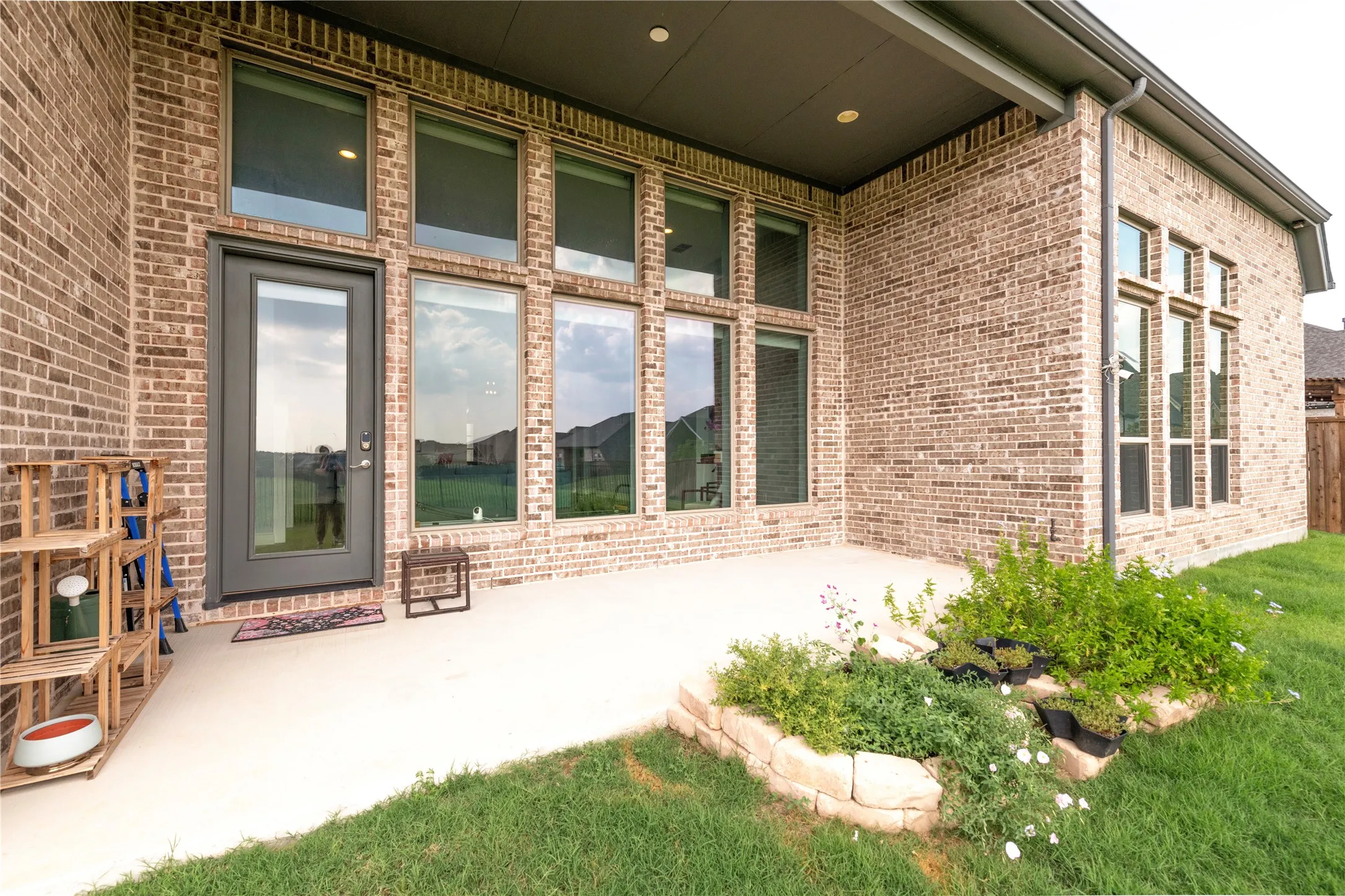 Single Family Residence For Sale in Denton County , 7013 Salmon Springs Drive, Argyle, Texas 76226, 4 Bedroom, 4 Bathroom, 3 Garage spaces, 3,746 Sqft, built in 2021, mls#21296276, Real Estate Agent in Argyle, Homes For Sale in Denton county, Homes For Sale in Argyle, Realtor in Argyle Texas, Real Estate Brokerage Independent Realty Texas, Luminita Cordes Realtor