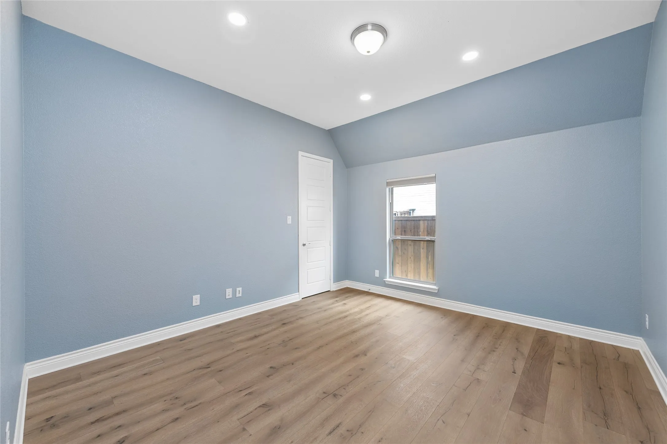 Single Family Residence For Sale in Denton County , 7013 Salmon Springs Drive, Argyle, Texas 76226, 4 Bedroom, 4 Bathroom, 3 Garage spaces, 3,746 Sqft, built in 2021, mls#21296276, Real Estate Agent in Argyle, Homes For Sale in Denton county, Homes For Sale in Argyle, Realtor in Argyle Texas, Real Estate Brokerage Independent Realty Texas, Luminita Cordes Realtor