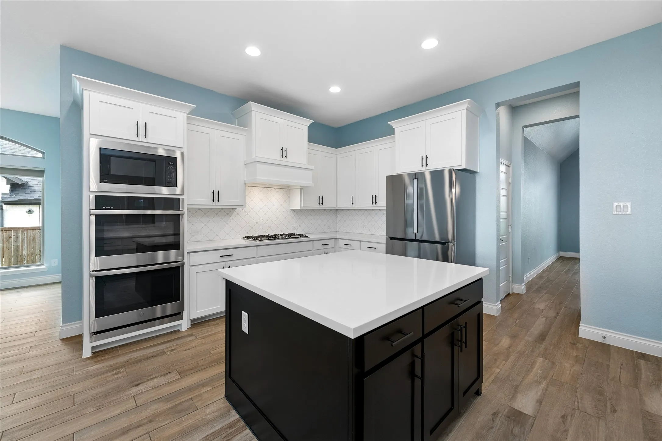 Single Family Residence For Sale in Denton County , 7013 Salmon Springs Drive, Argyle, Texas 76226, 4 Bedroom, 4 Bathroom, 3 Garage spaces, 3,746 Sqft, built in 2021, mls#21296276, Real Estate Agent in Argyle, Homes For Sale in Denton county, Homes For Sale in Argyle, Realtor in Argyle Texas, Real Estate Brokerage Independent Realty Texas, Luminita Cordes Realtor