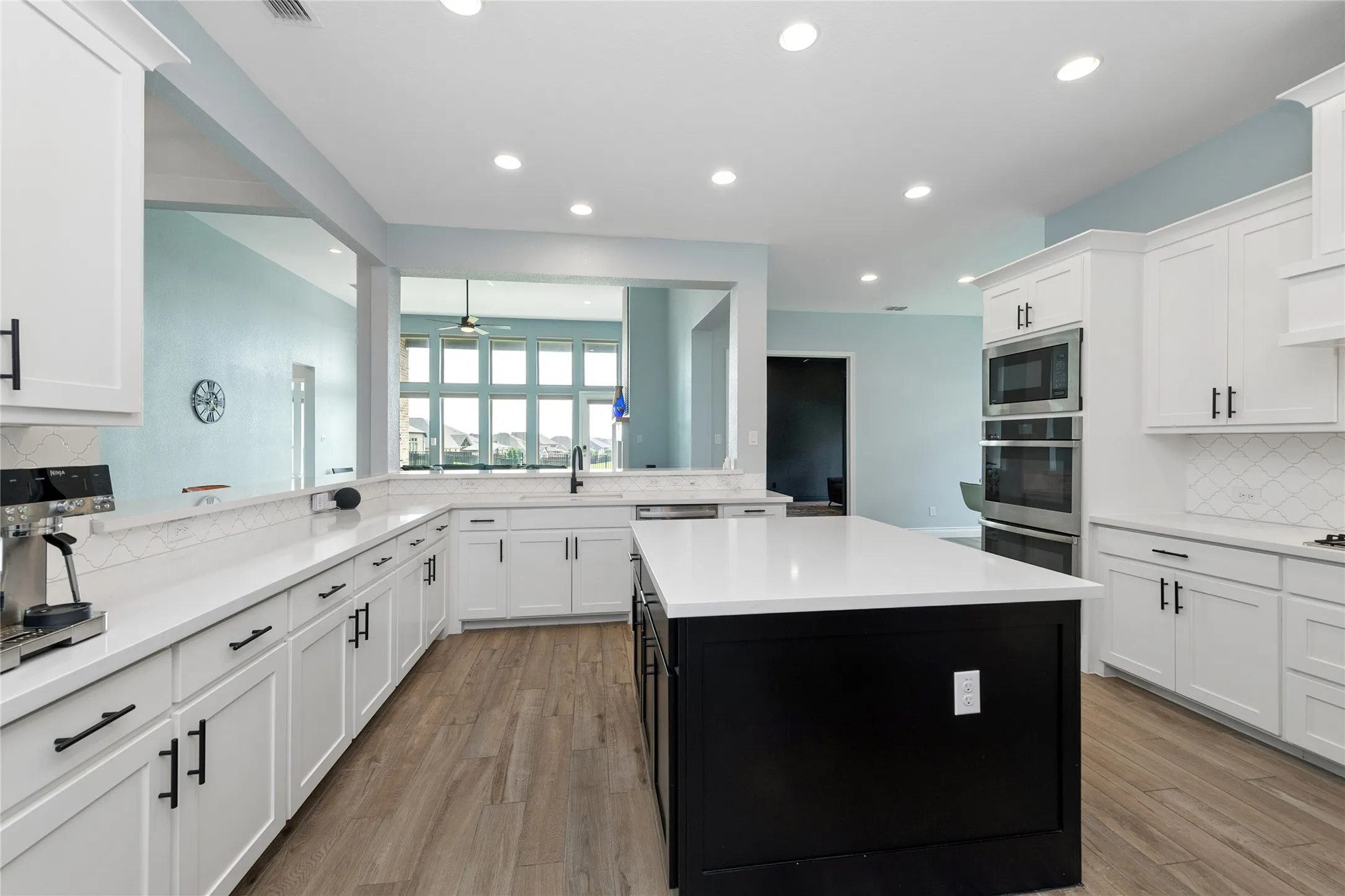Single Family Residence For Sale in Denton County , 7013 Salmon Springs Drive, Argyle, Texas 76226, 4 Bedroom, 4 Bathroom, 3 Garage spaces, 3,746 Sqft, built in 2021, mls#21296276, Real Estate Agent in Argyle, Homes For Sale in Denton county, Homes For Sale in Argyle, Realtor in Argyle Texas, Real Estate Brokerage Independent Realty Texas, Luminita Cordes Realtor
