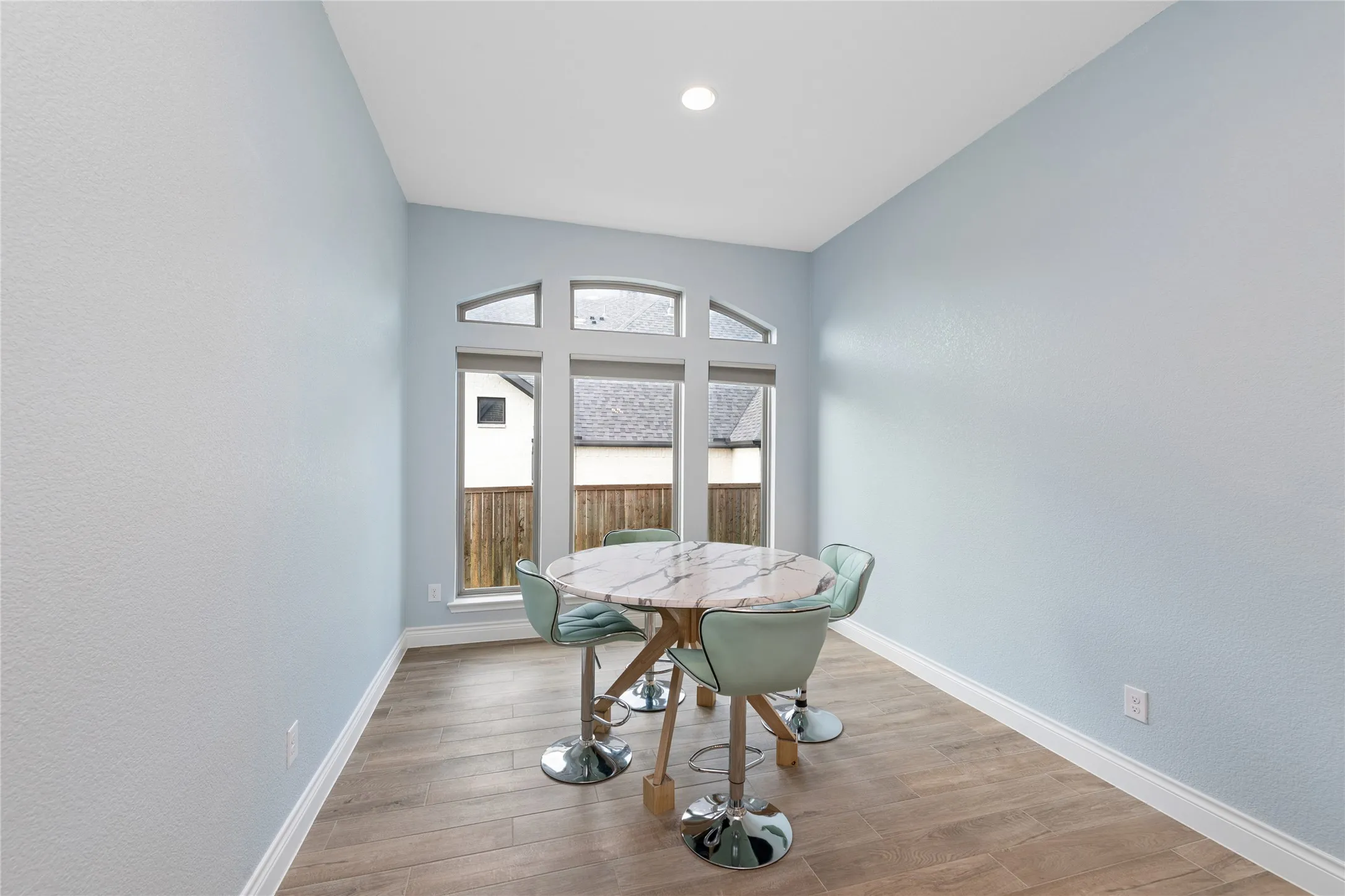 Single Family Residence For Sale in Denton County , 7013 Salmon Springs Drive, Argyle, Texas 76226, 4 Bedroom, 4 Bathroom, 3 Garage spaces, 3,746 Sqft, built in 2021, mls#21296276, Real Estate Agent in Argyle, Homes For Sale in Denton county, Homes For Sale in Argyle, Realtor in Argyle Texas, Real Estate Brokerage Independent Realty Texas, Luminita Cordes Realtor