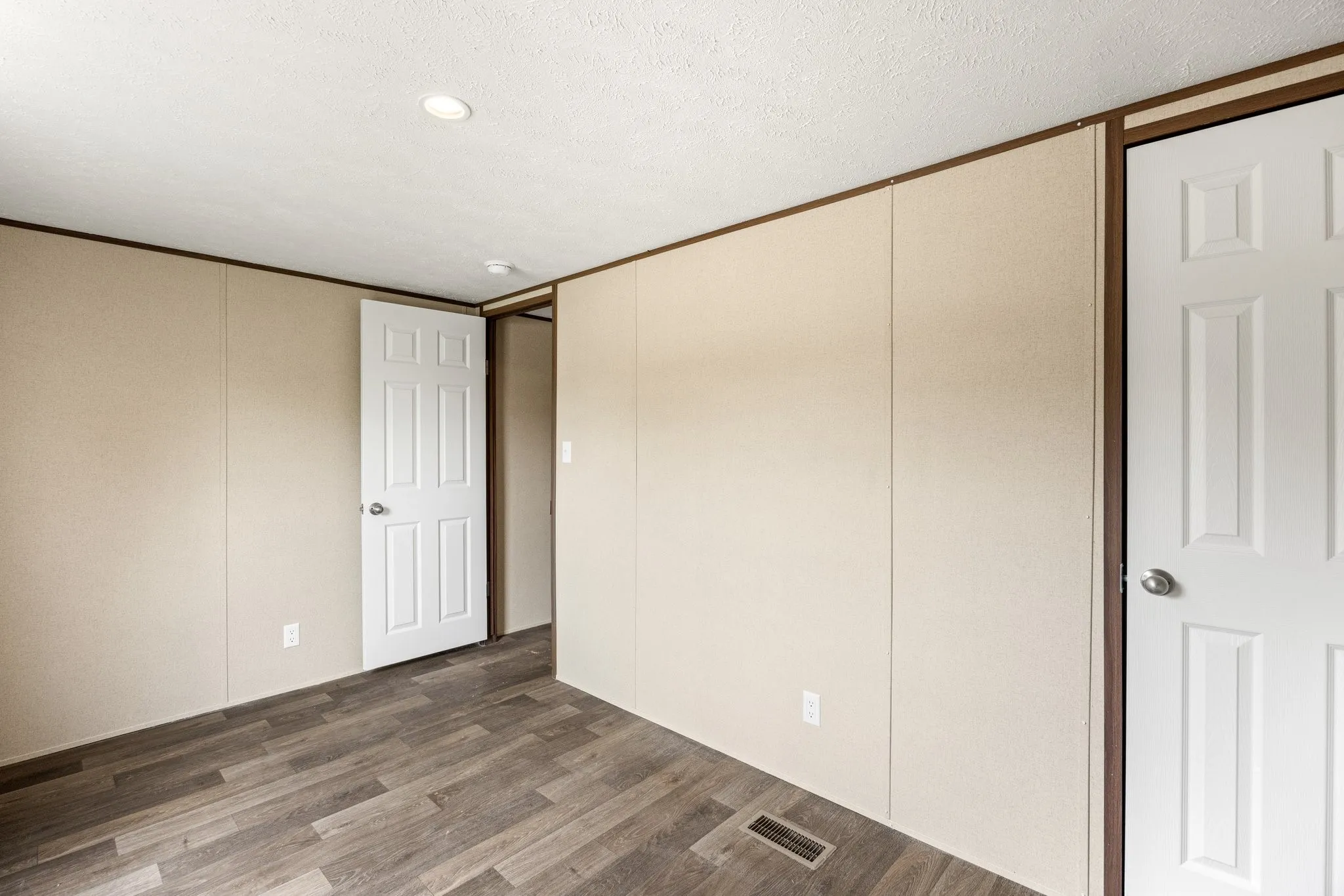 Manufactured Home For Sale in Hood County , 4200 Cortez Court, Granbury, Texas 76048, 3 Bedroom, 2 Bathroom, Garage spaces, 907 Sqft, built in 2024, mls#21295639, Real Estate Agent in Granbury, Homes For Sale in Hood county, Homes For Sale in Granbury, Realtor in Granbury Texas, Real Estate Brokerage Independent Realty Texas, Luminita Cordes Realtor