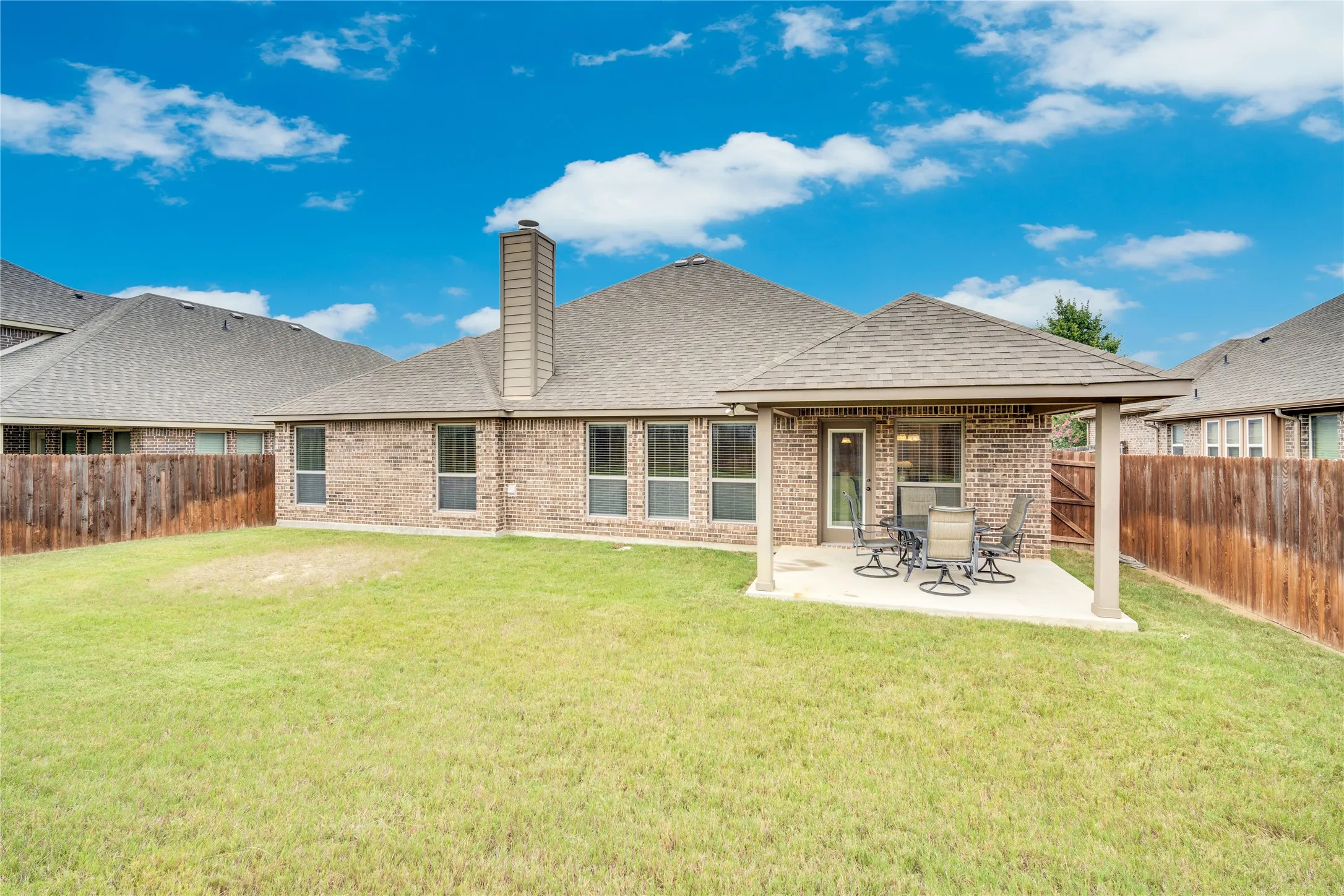 Single Family Residence For Sale in Ellis County , 3226 Paisley Drive, Midlothian, Texas 76065, 4 Bedrooms, 2 Bathrooms, 2 Garage spaces, 2,225 Sqft, built in 2016, Price $414,900, mls#21310896, Real Estate Agent in Midlothian, Homes For Sale in Ellis county, Homes For Sale in Midlothian, Realtor in Midlothian Texas, Real Estate Brokerage Independent Realty Texas, Luminita Cordes Realtor